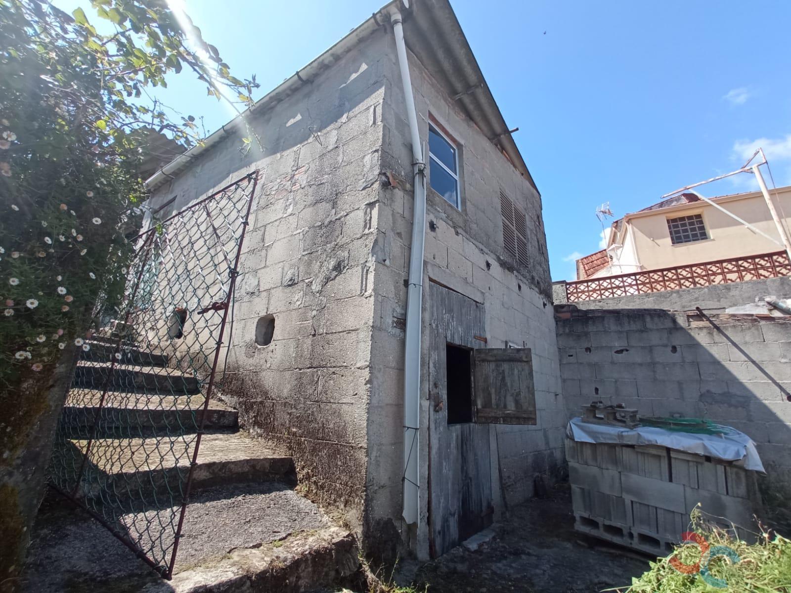 For sale of land in Marín