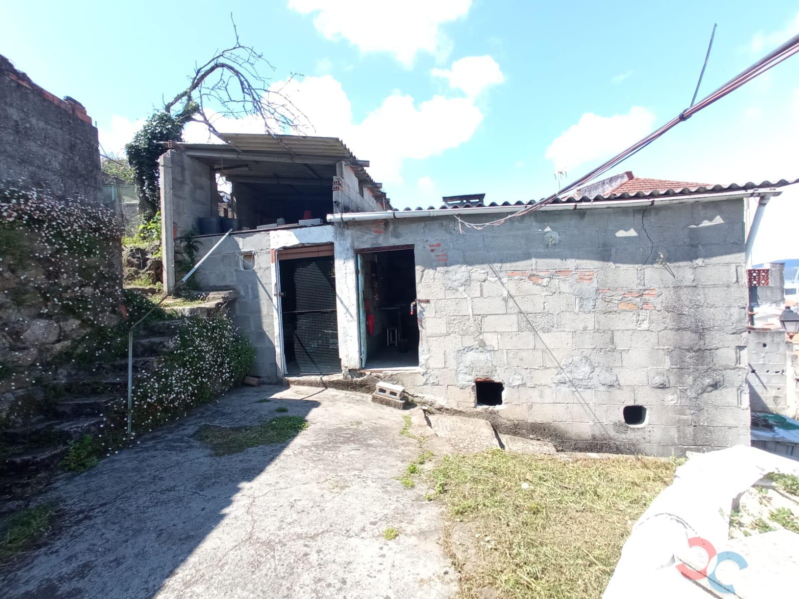 For sale of land in Marín