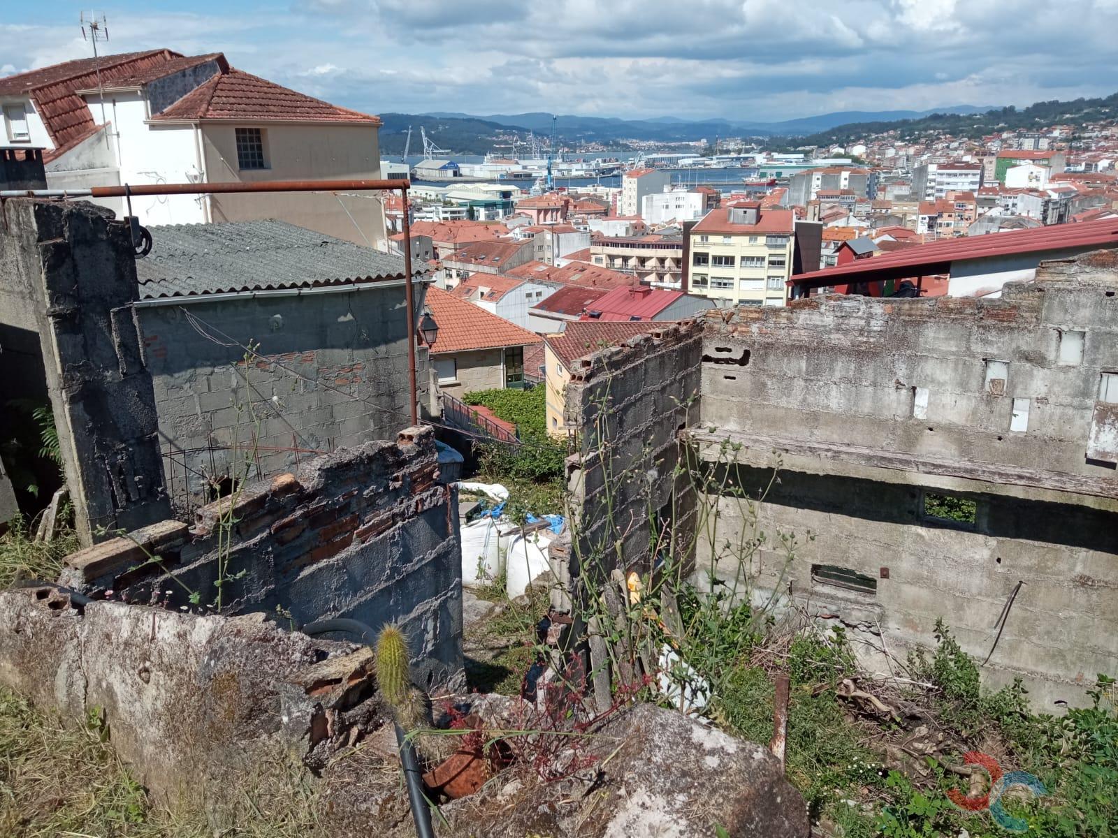 For sale of land in Marín