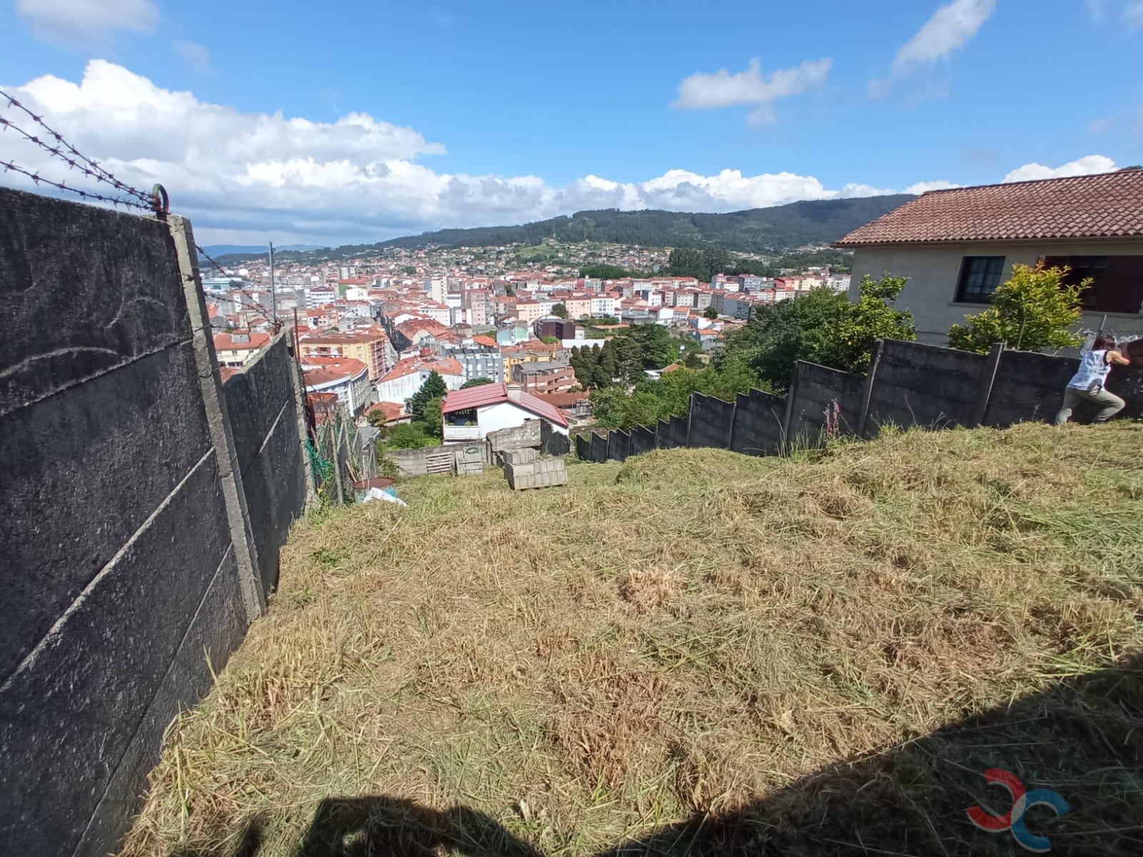 For sale of land in Marín