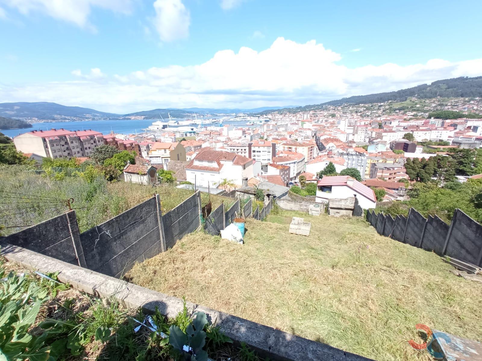 For sale of land in Marín
