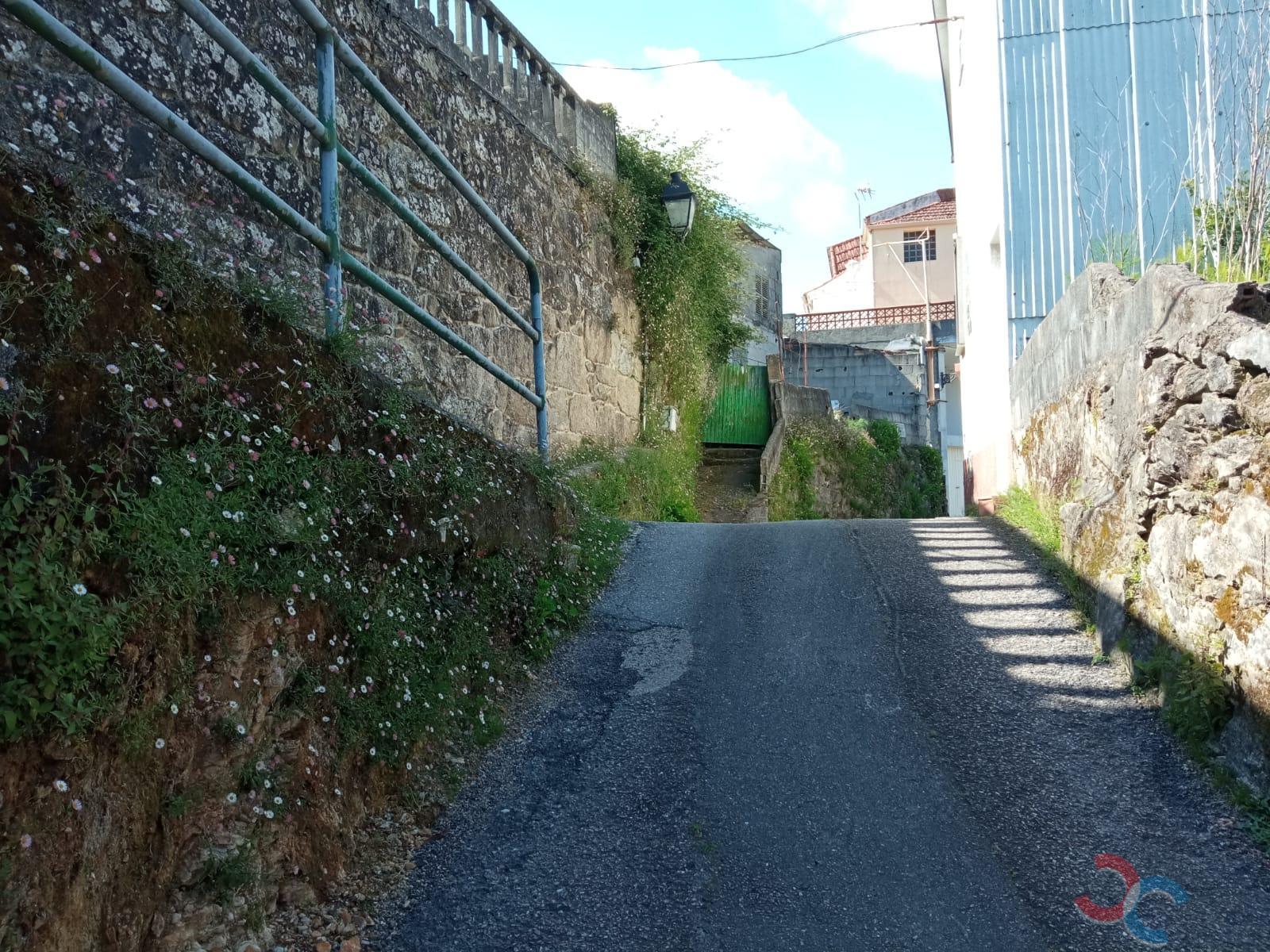 For sale of land in Marín