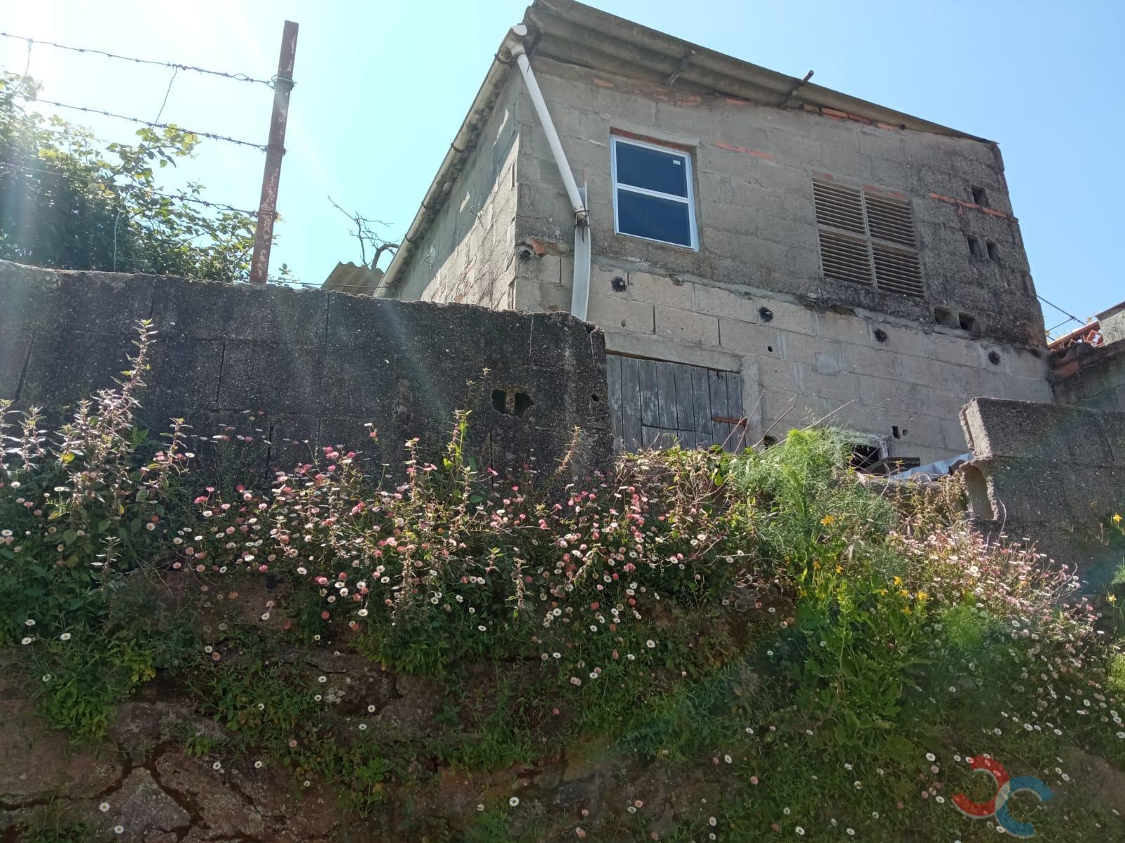 For sale of land in Marín