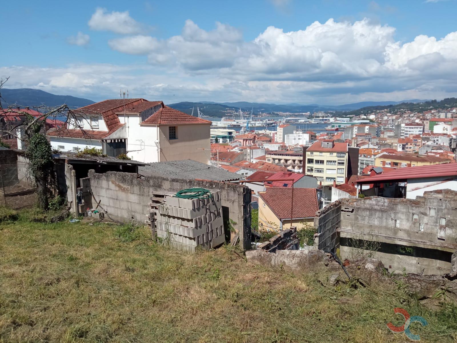 For sale of land in Marín