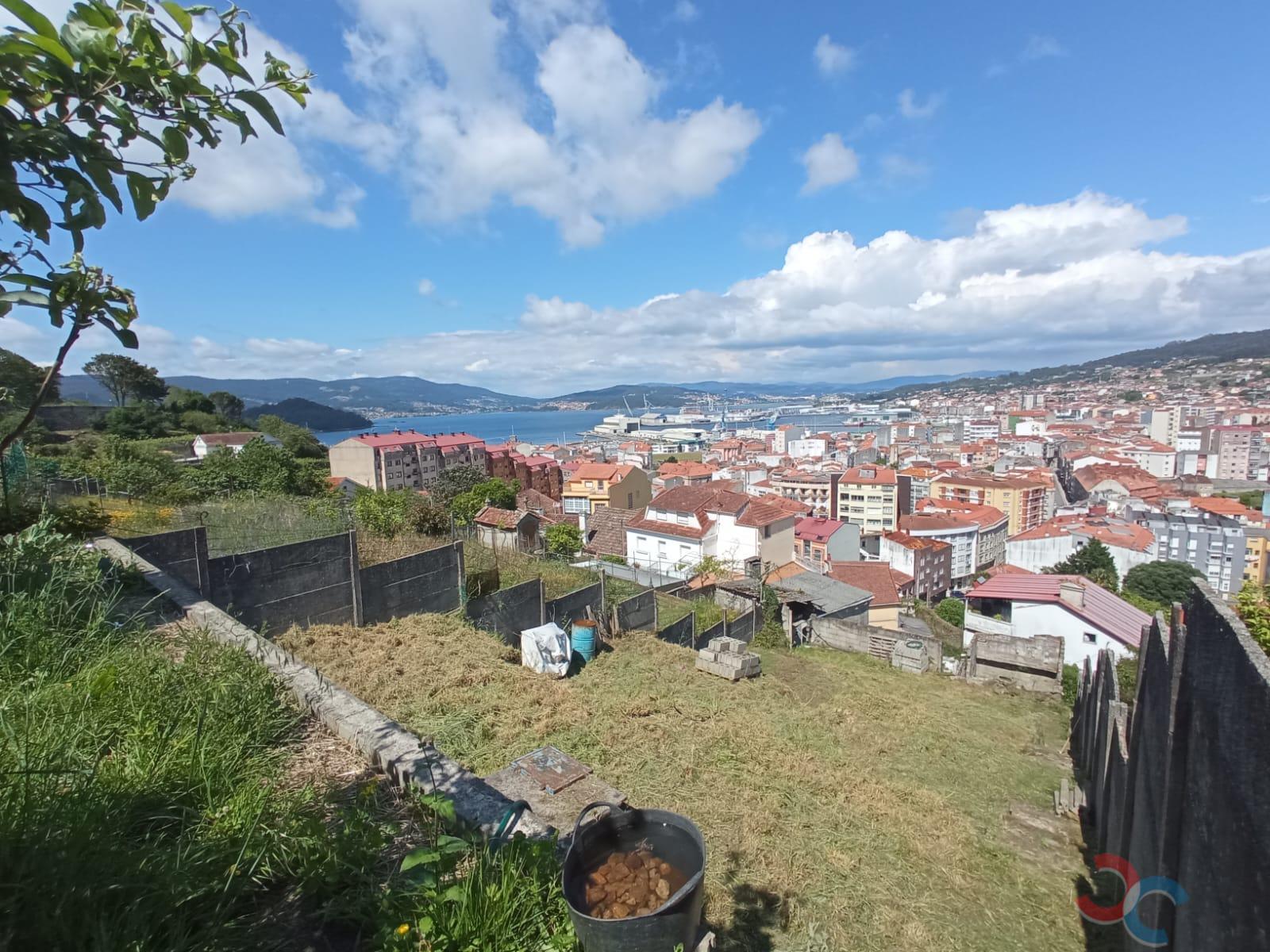For sale of land in Marín