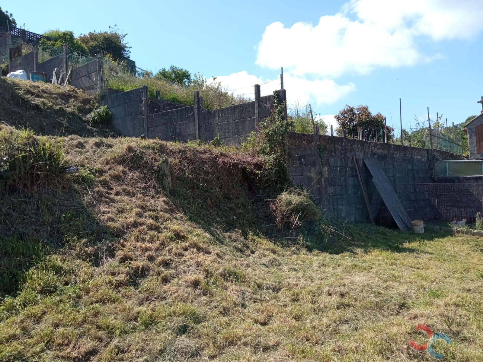 For sale of land in Marín