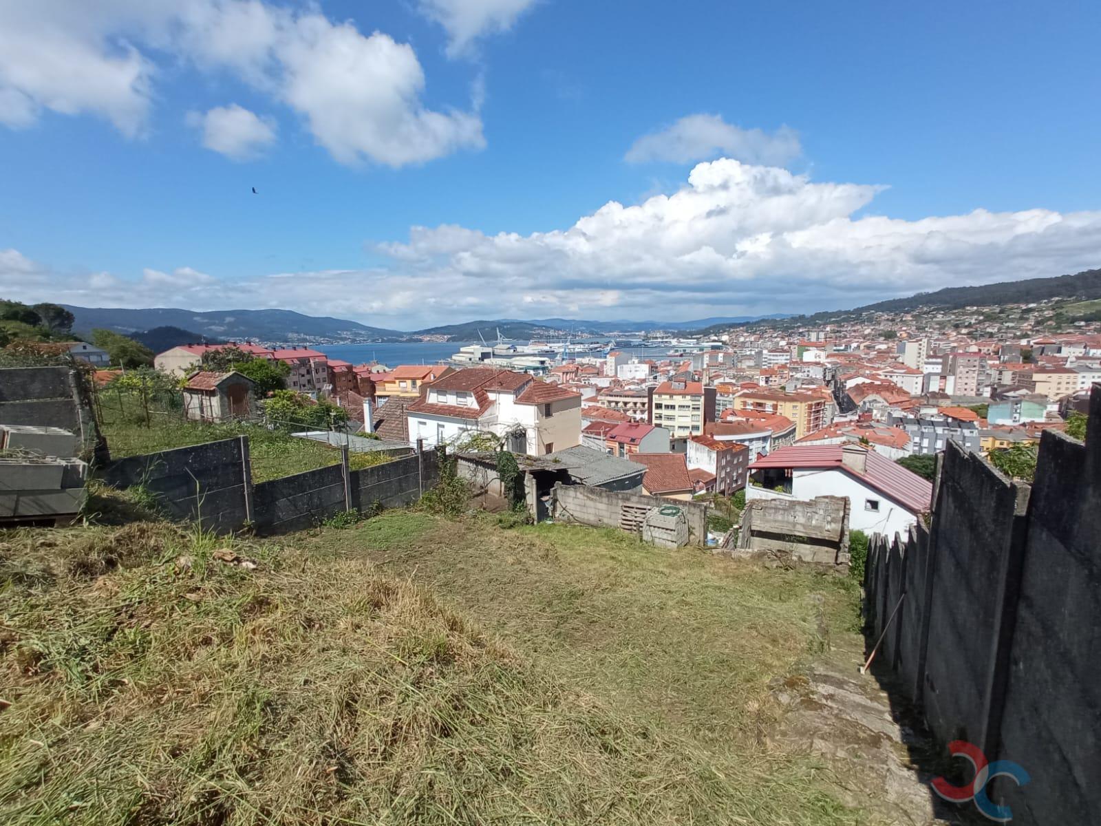 For sale of land in Marín