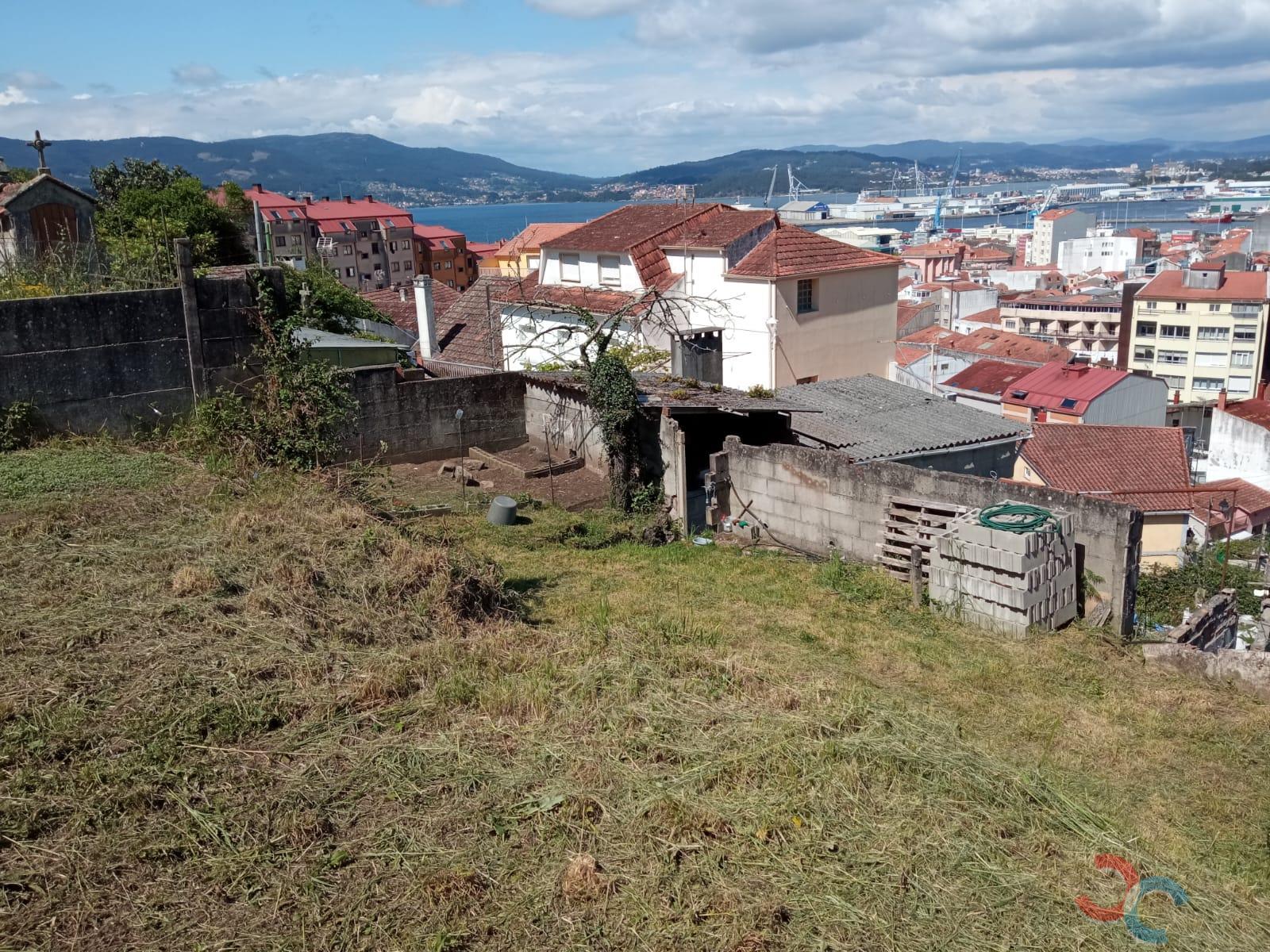 For sale of land in Marín
