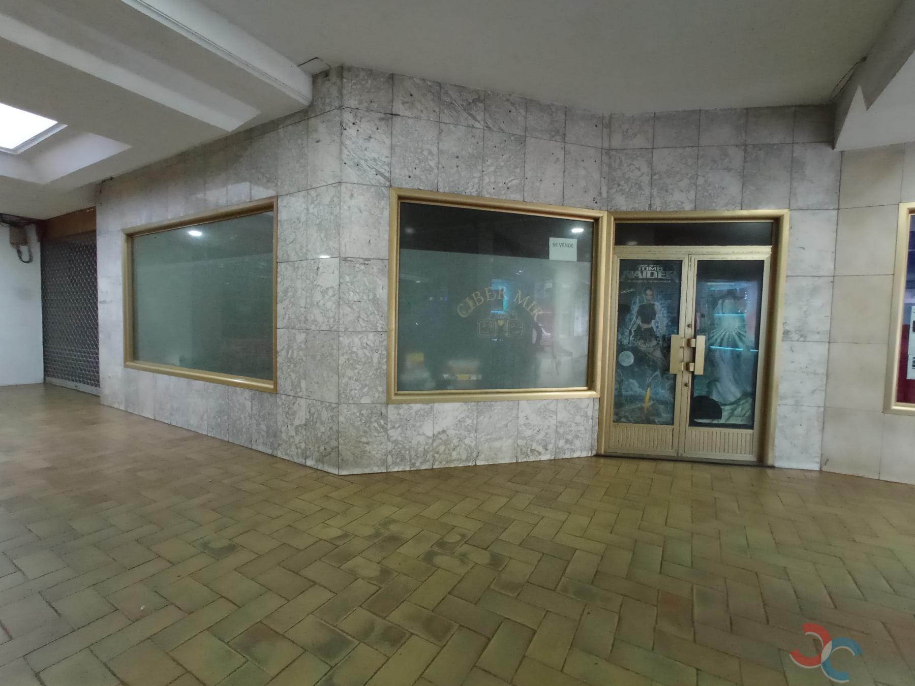Venta de local comercial en Marín