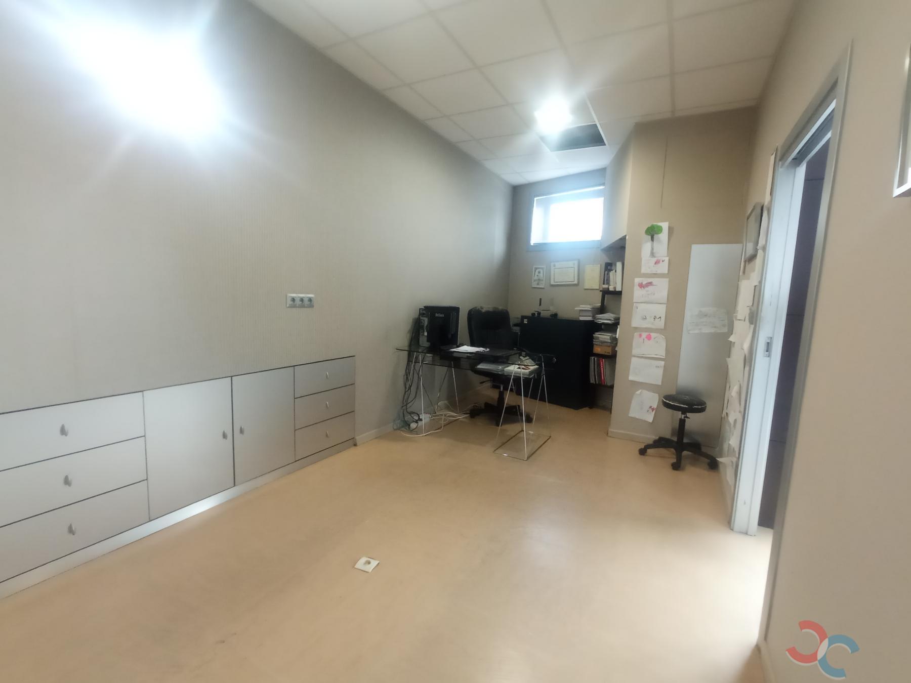 For sale of commercial in Marín