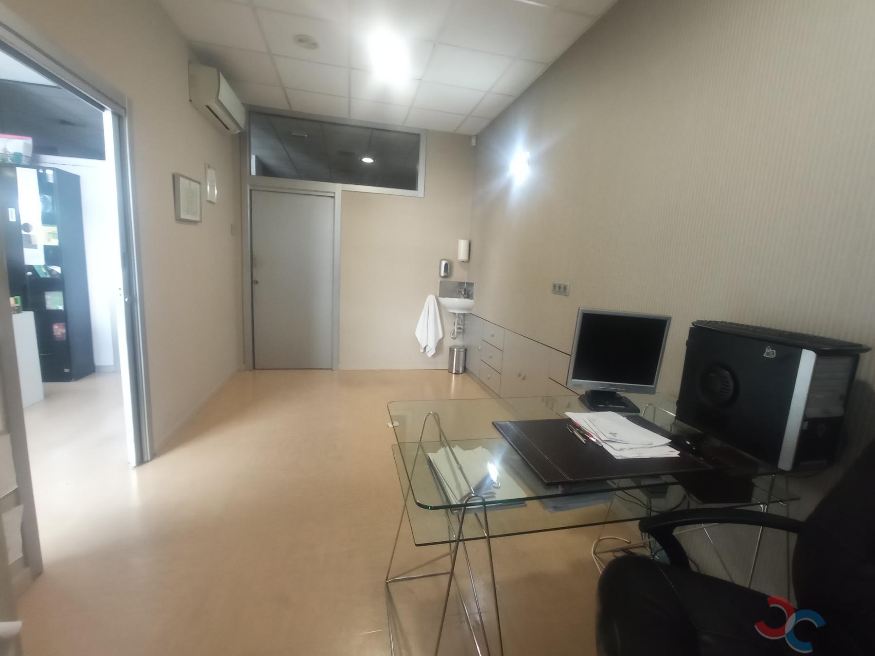 For sale of commercial in Marín