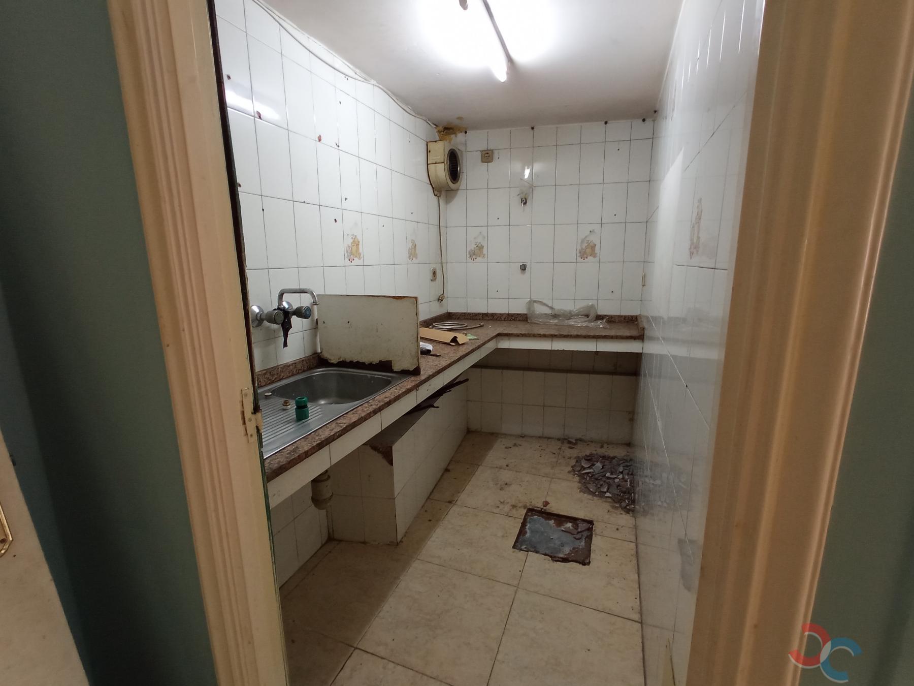 For rent of commercial in Marín