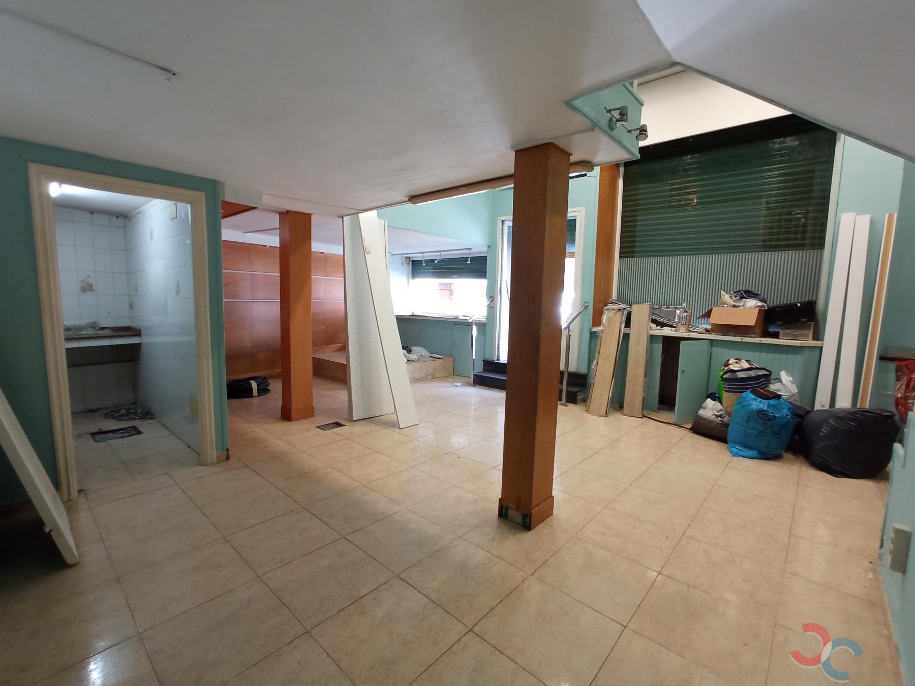 For rent of commercial in Marín
