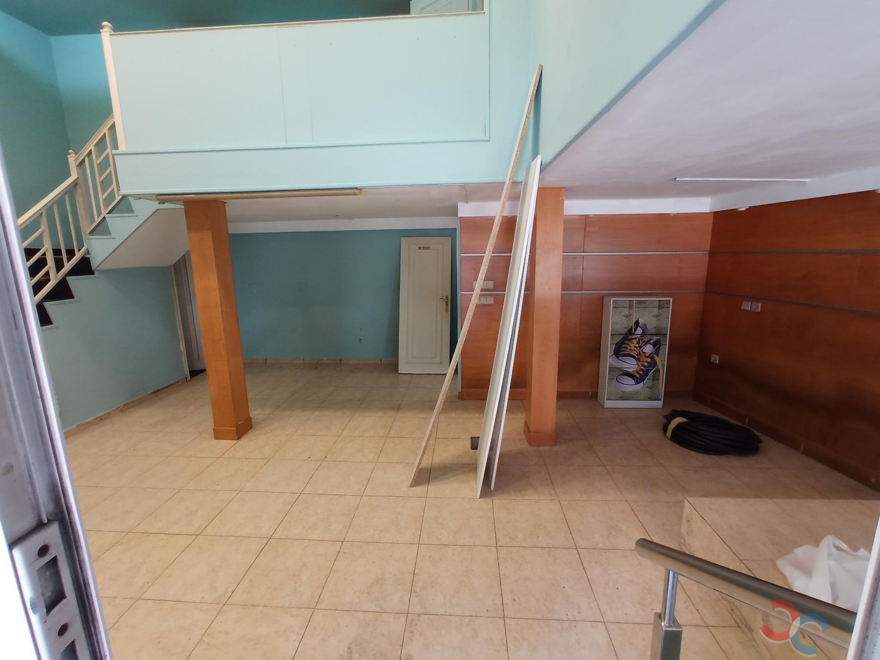 For rent of commercial in Marín