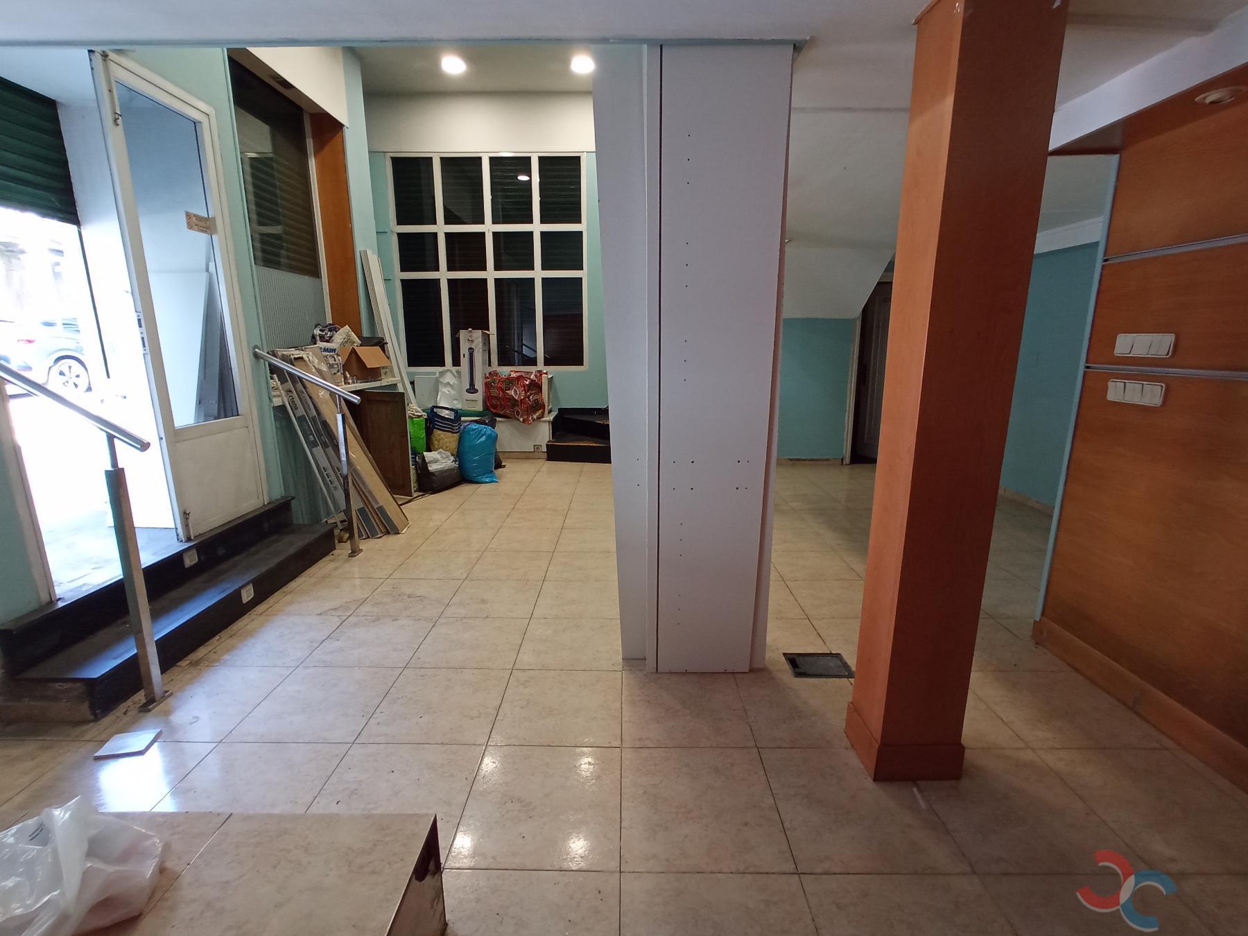 For rent of commercial in Marín