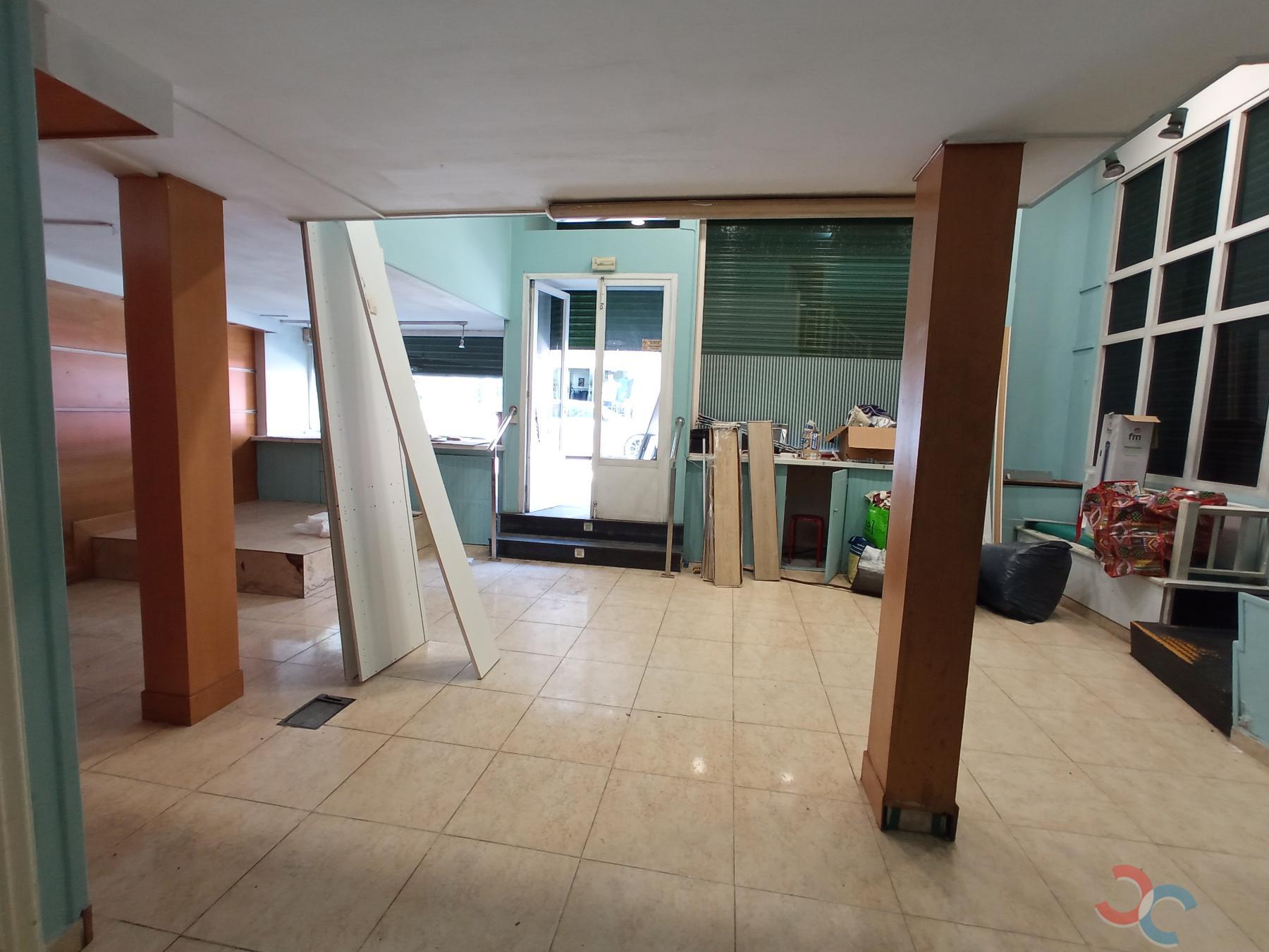 For rent of commercial in Marín