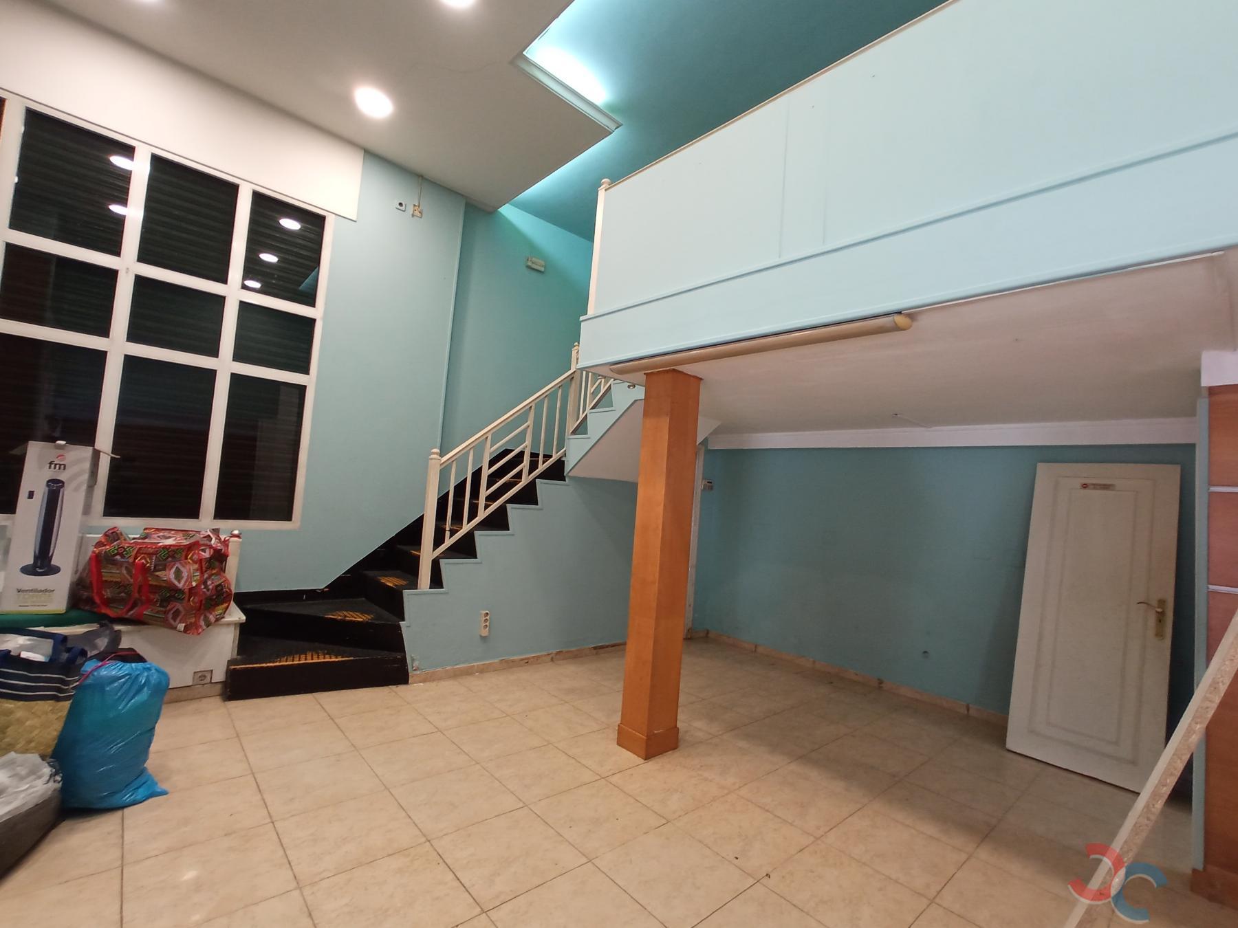 For rent of commercial in Marín