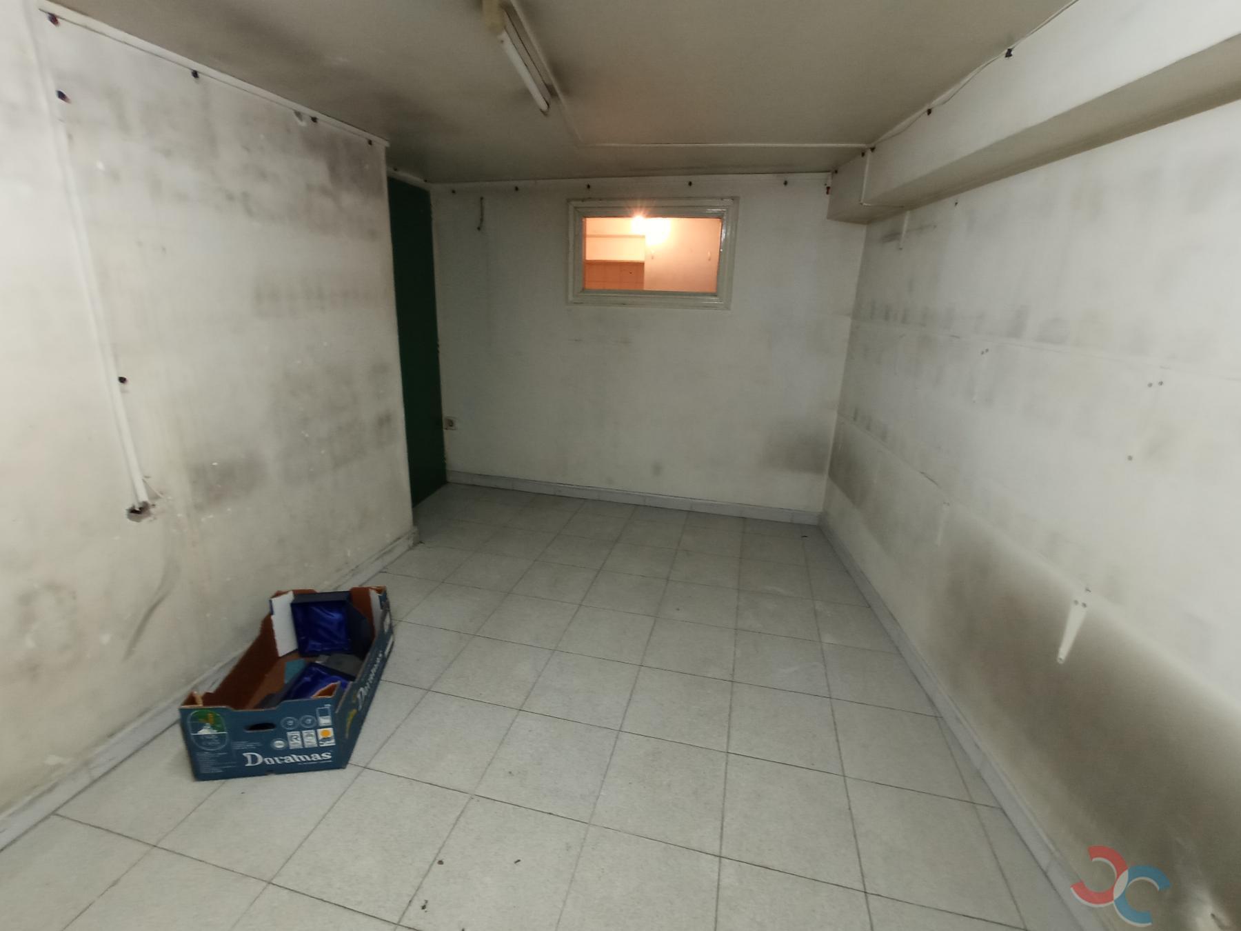 For rent of commercial in Marín