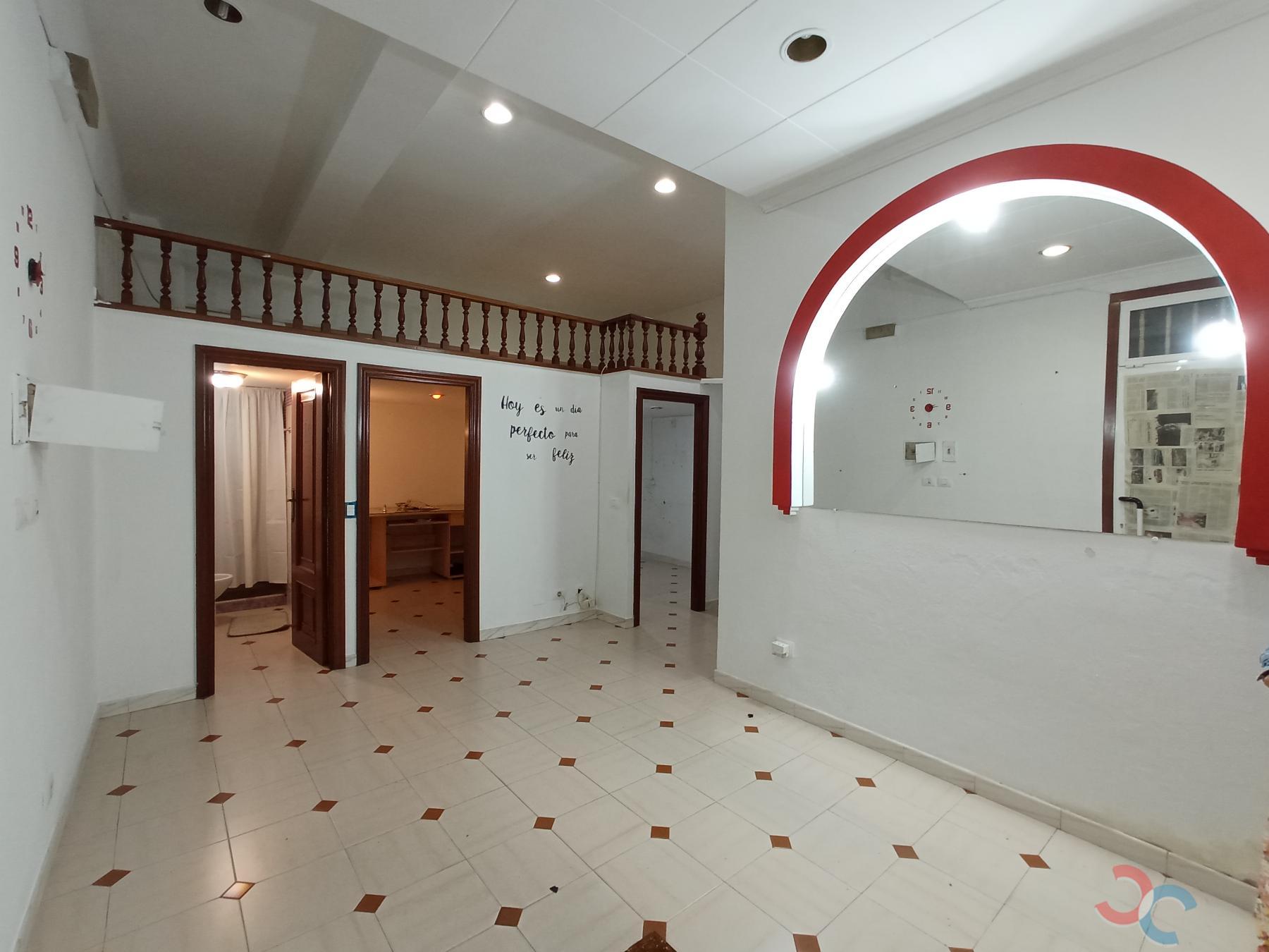 Venta de local comercial en Marín