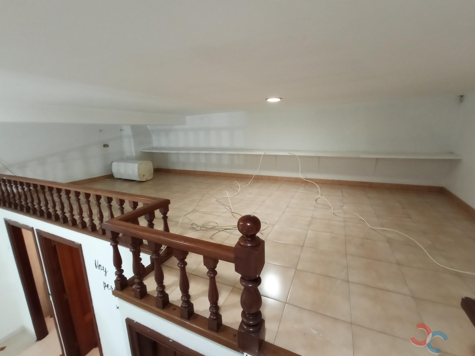 Venta de local comercial en Marín