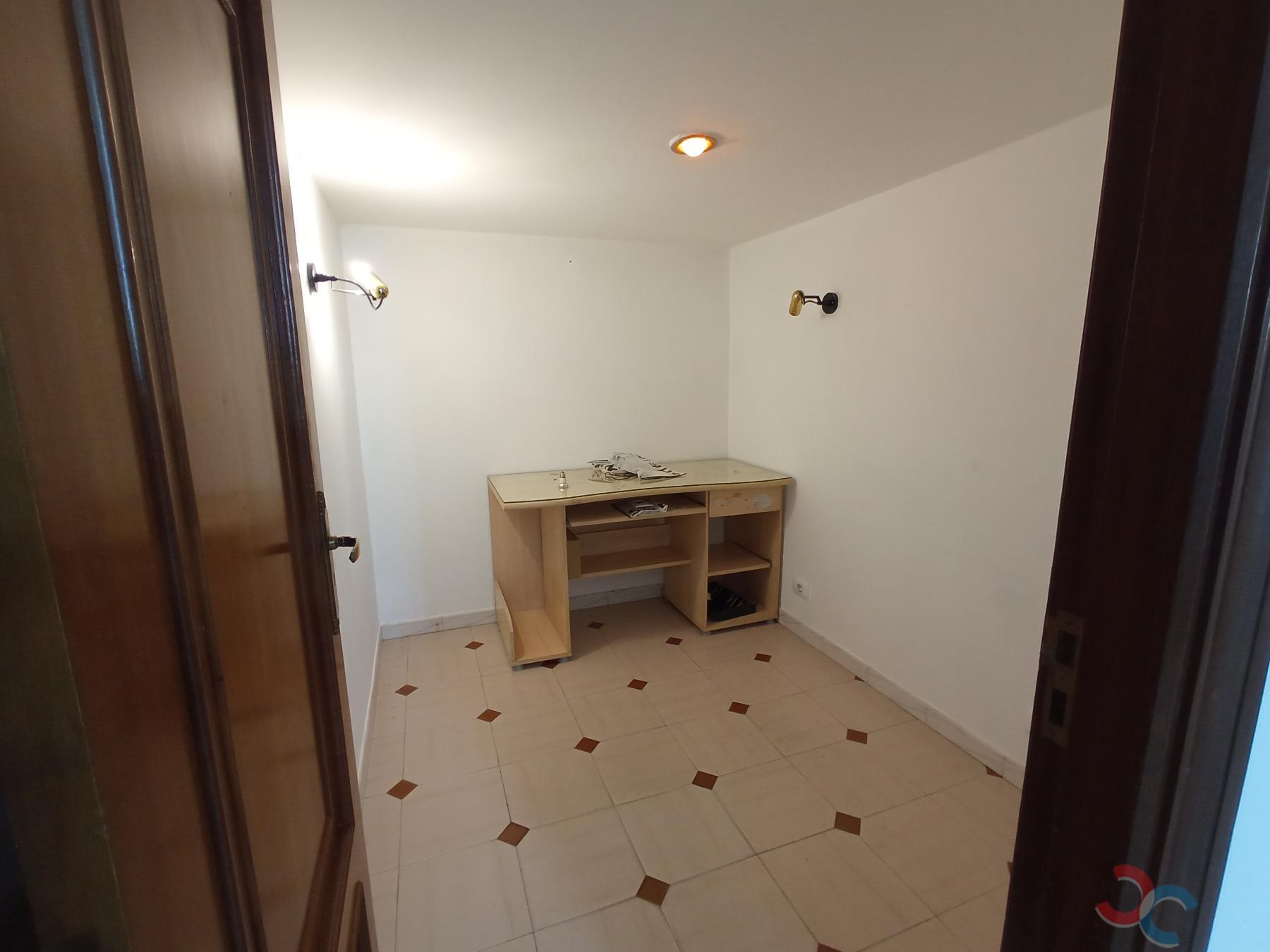 Venta de local comercial en Marín