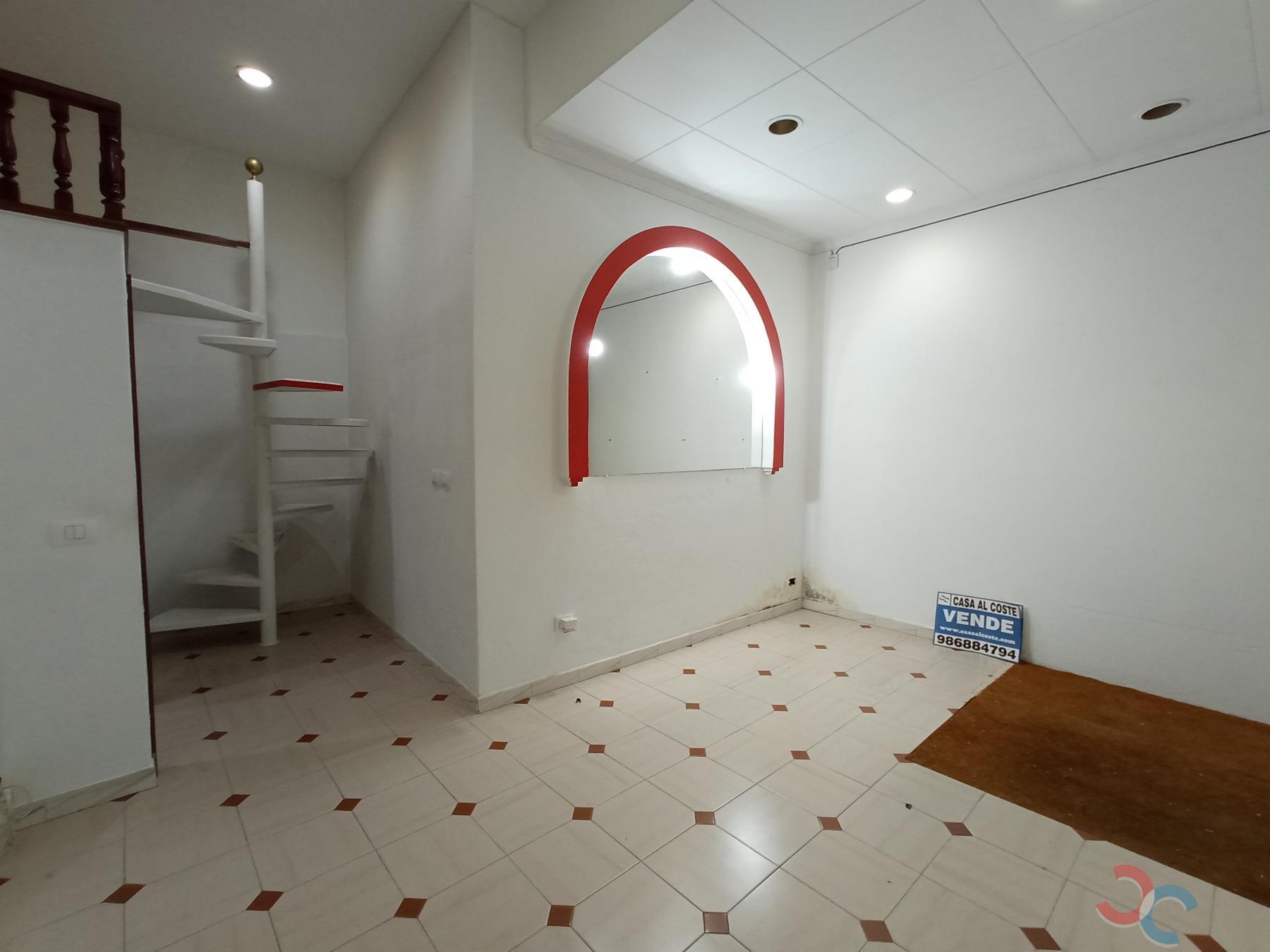 Venta de local comercial en Marín