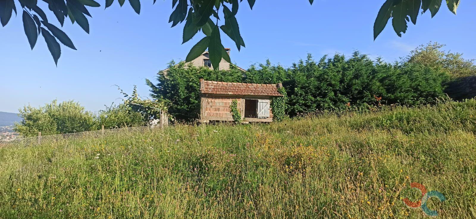 For sale of land in Poio