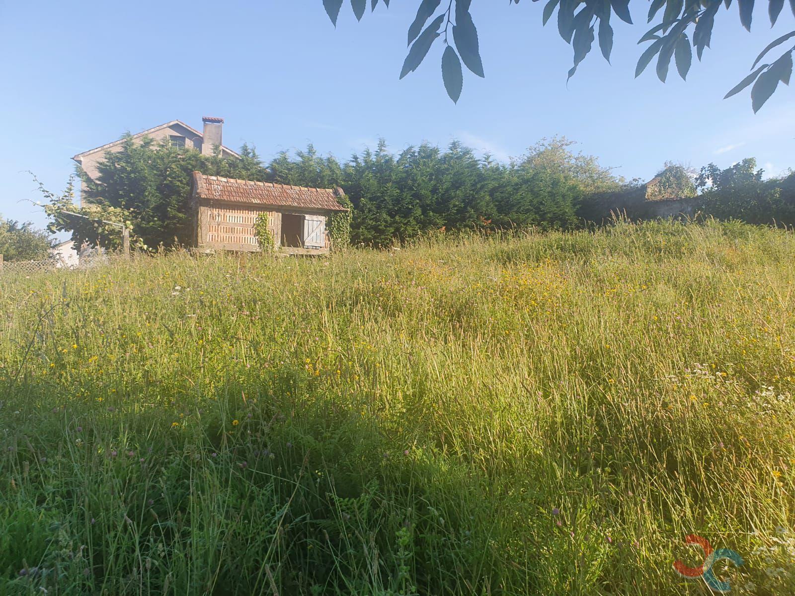 For sale of land in Poio