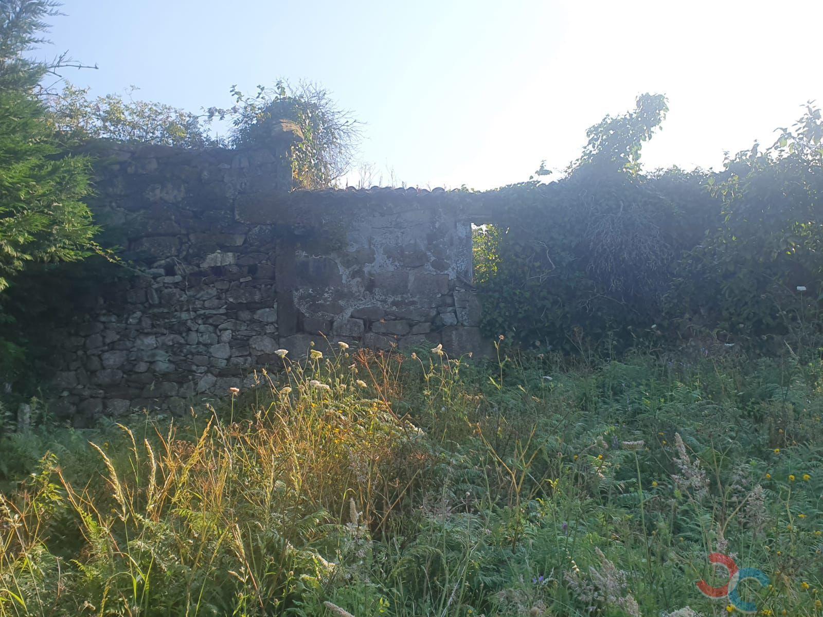 For sale of land in Poio