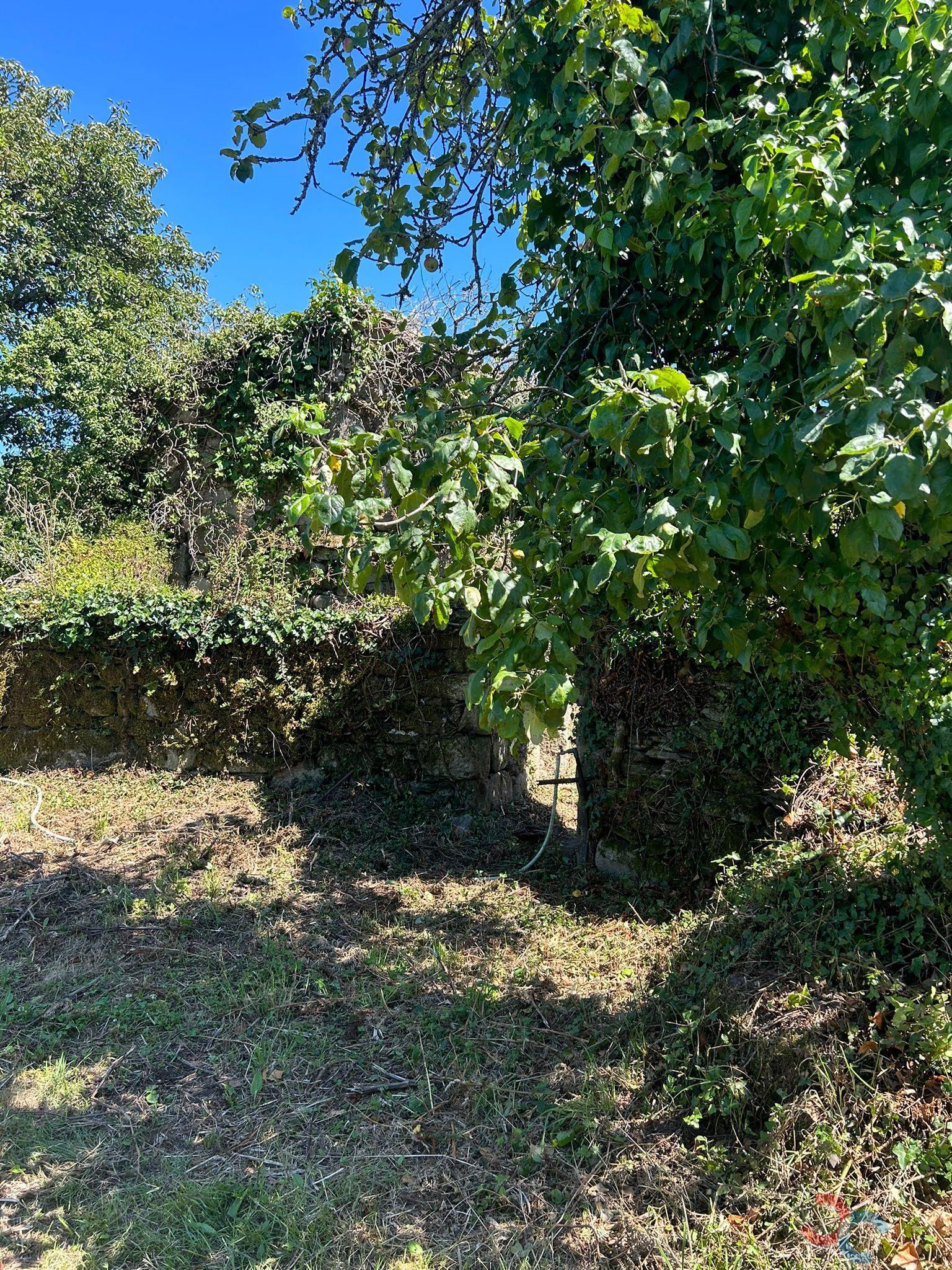 For sale of land in Poio