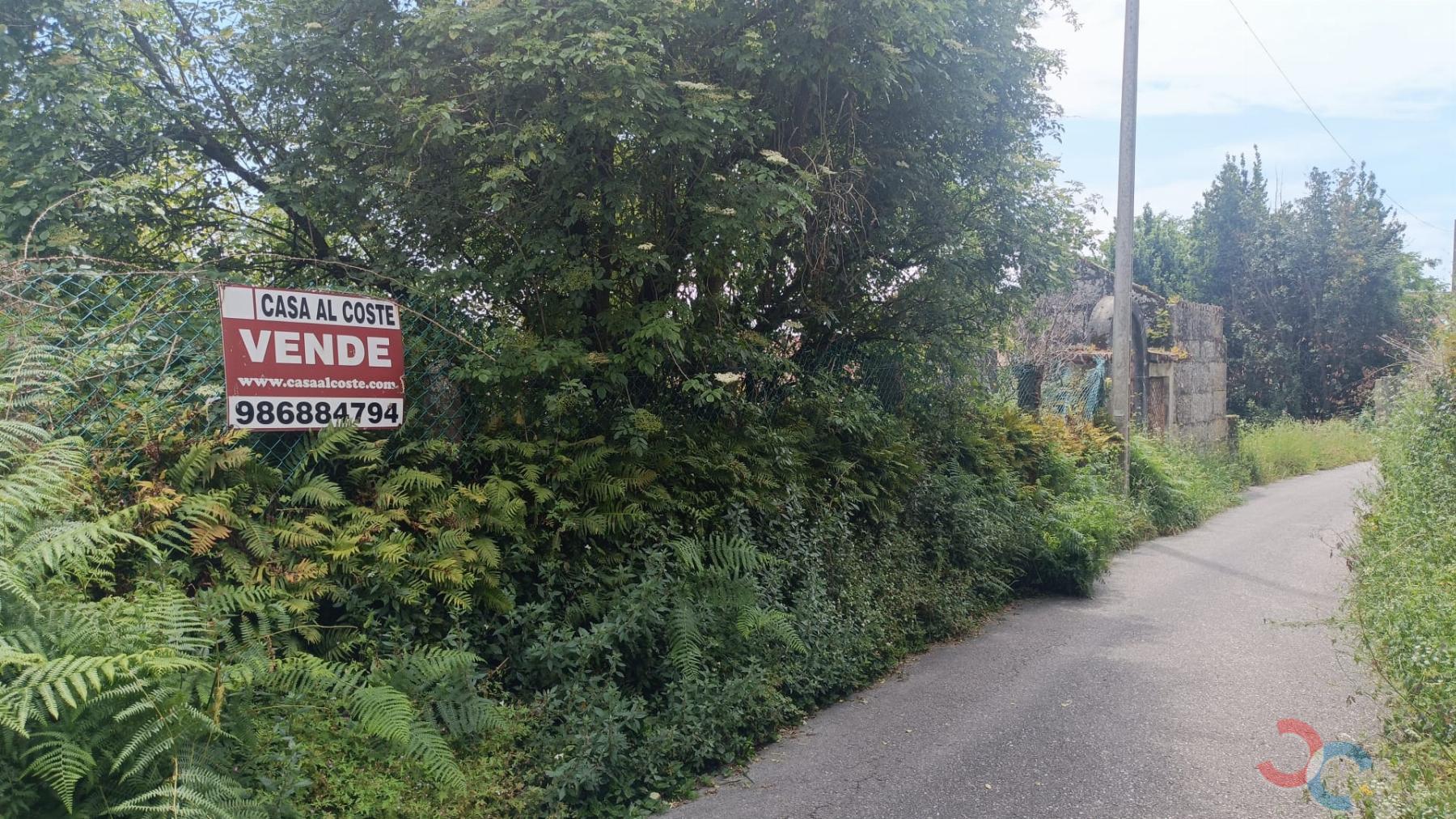 For sale of land in Cangas