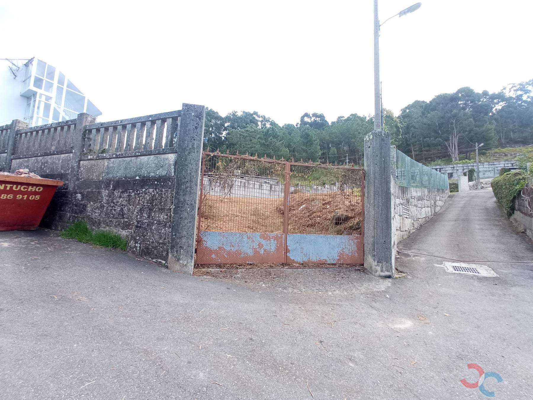 For sale of land in Marín