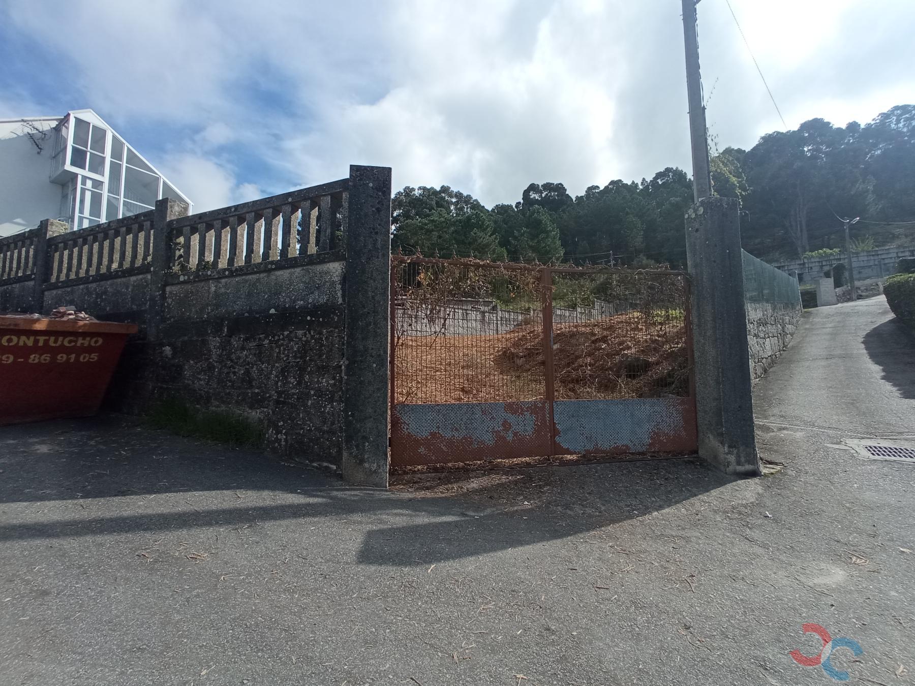 For sale of land in Marín