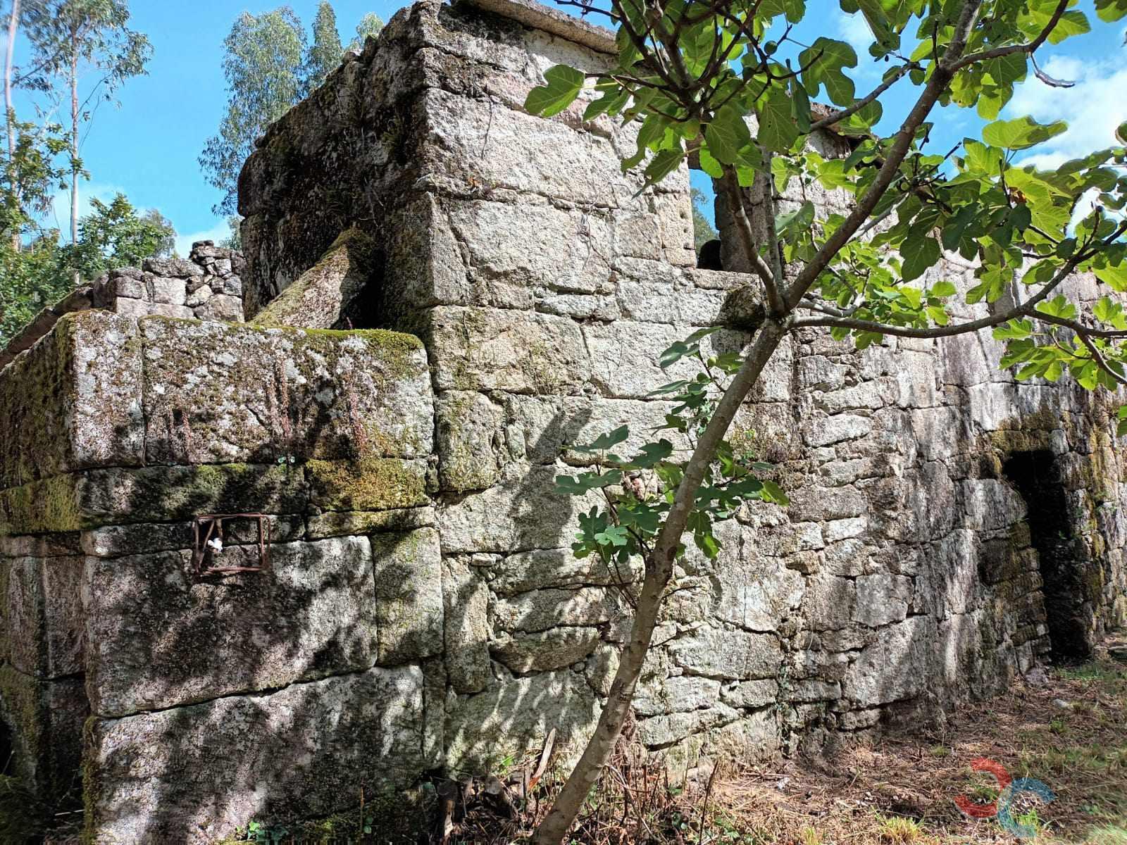 Venda de casa em Ponte Caldelas