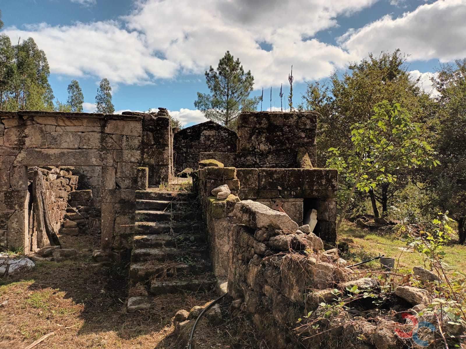 Venda de casa em Ponte Caldelas