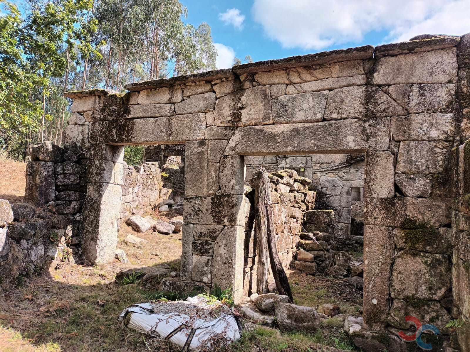 Venda de casa em Ponte Caldelas