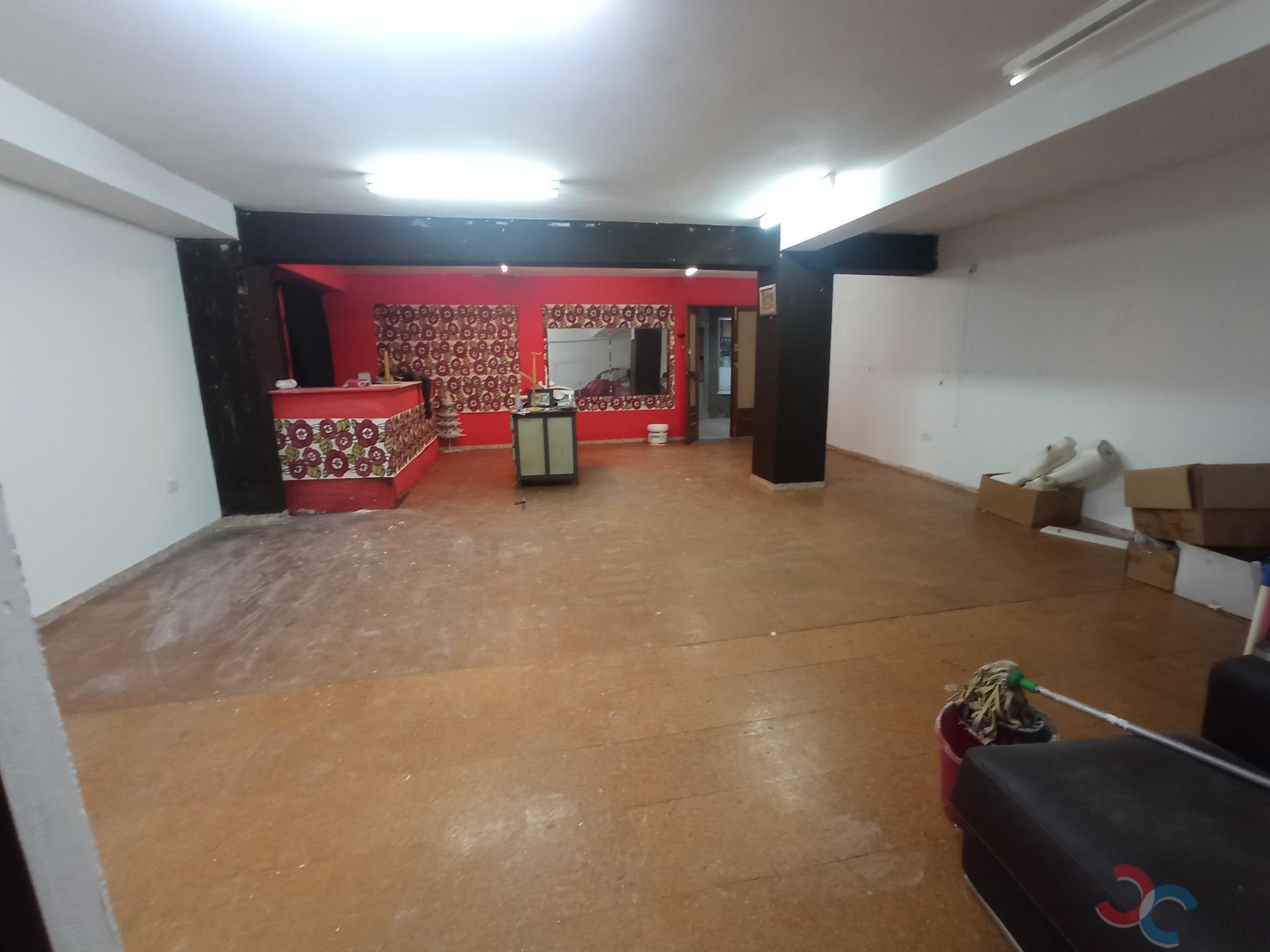 Venta de local comercial en Marín