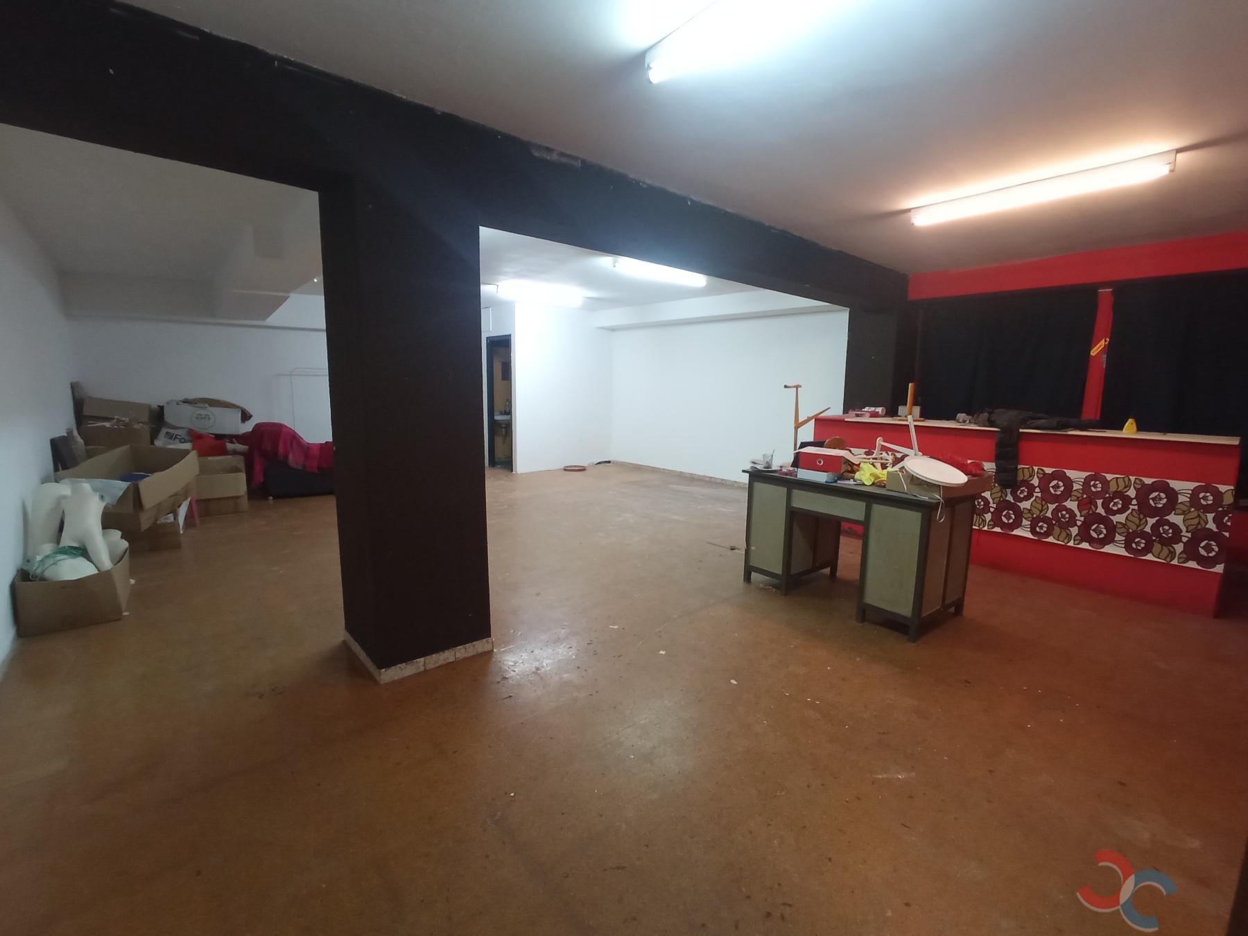 Venta de local comercial en Marín
