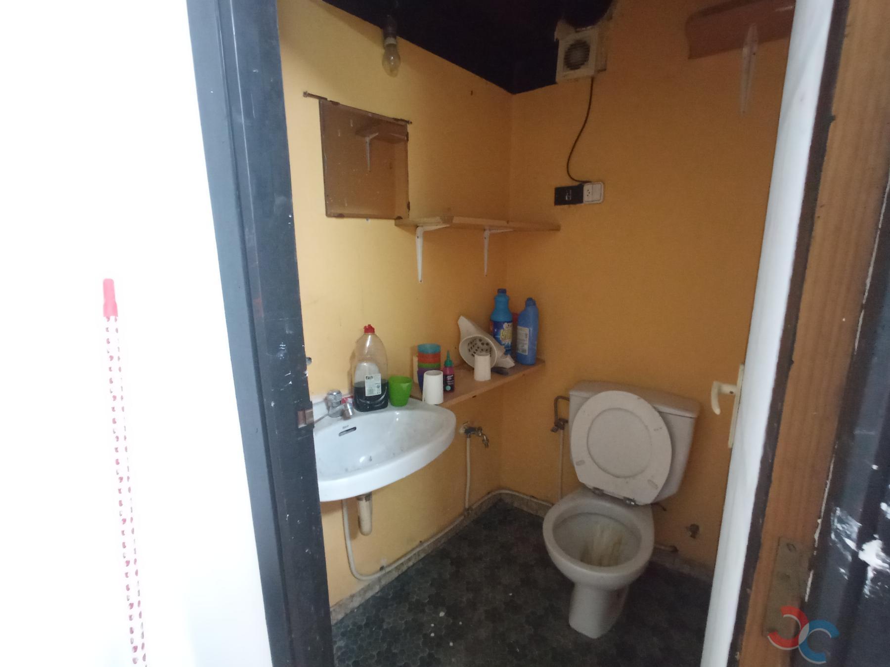 Venta de local comercial en Marín