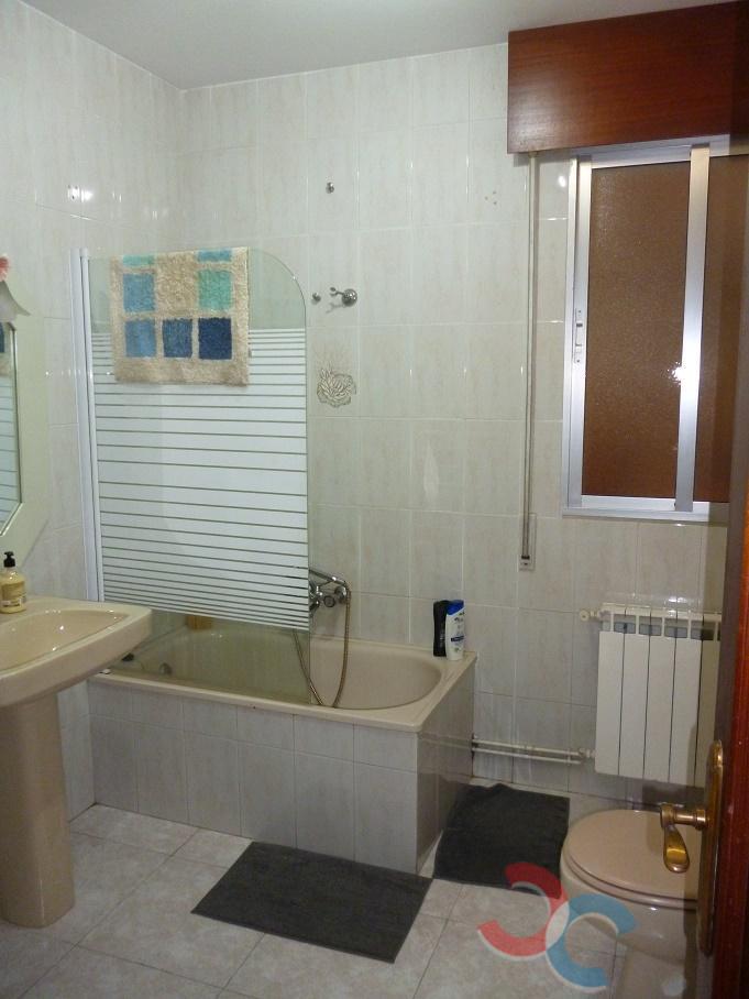 For sale of chalet in Pontevedra