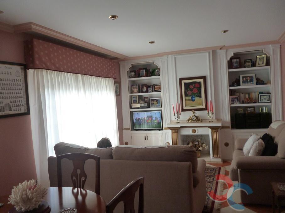 For sale of chalet in Pontevedra