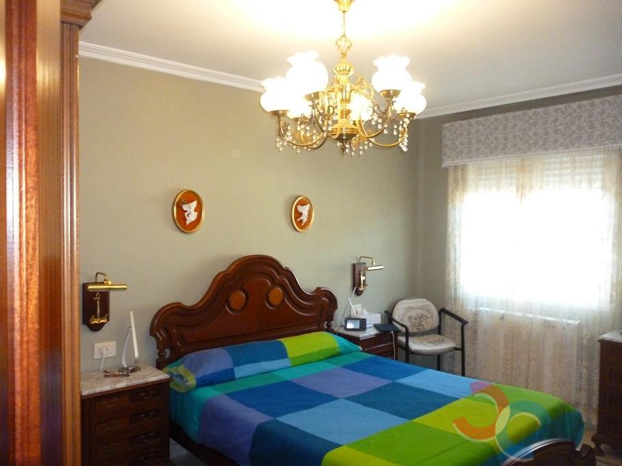 For sale of chalet in Pontevedra