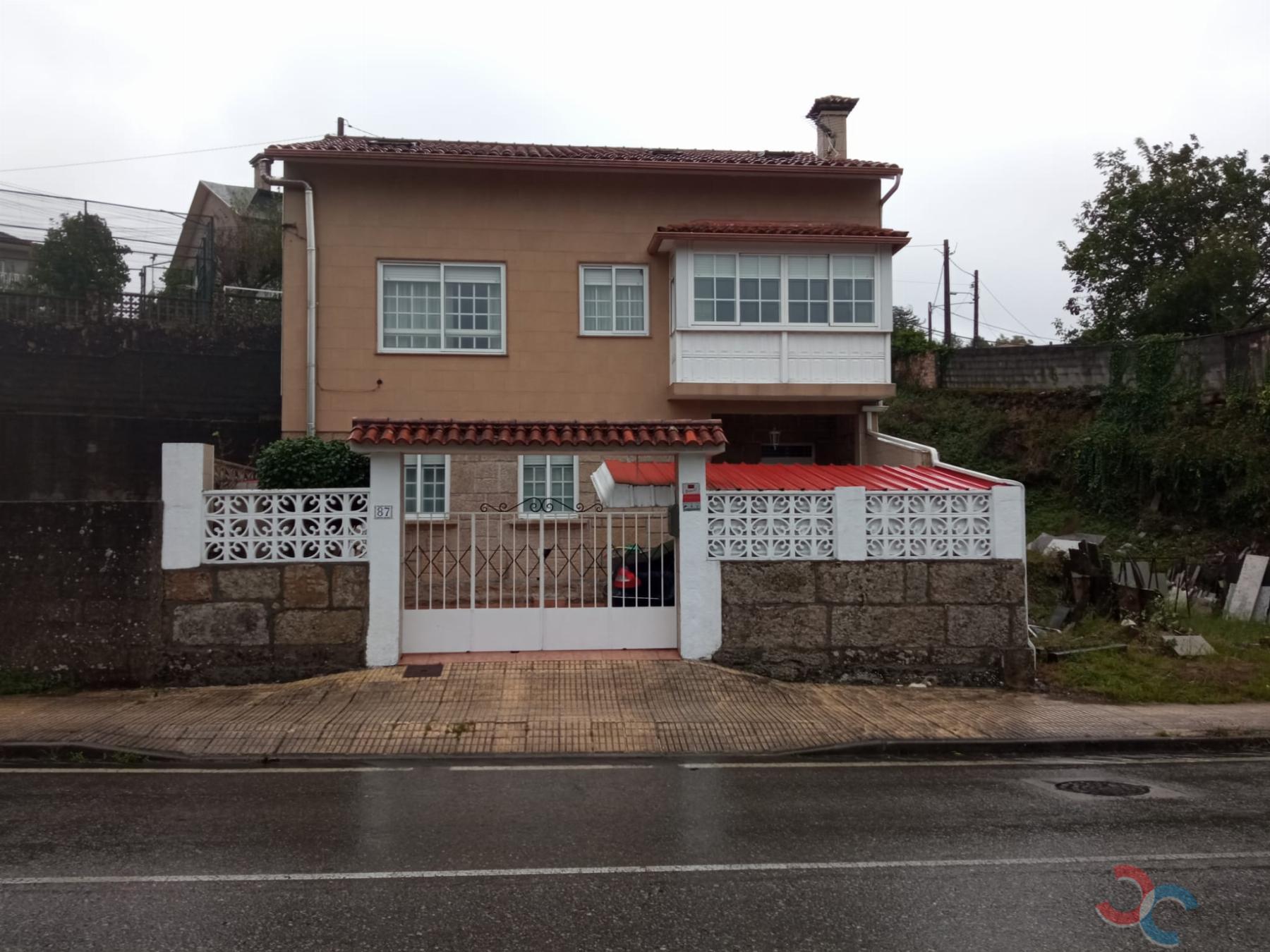 For sale of chalet in Pontevedra