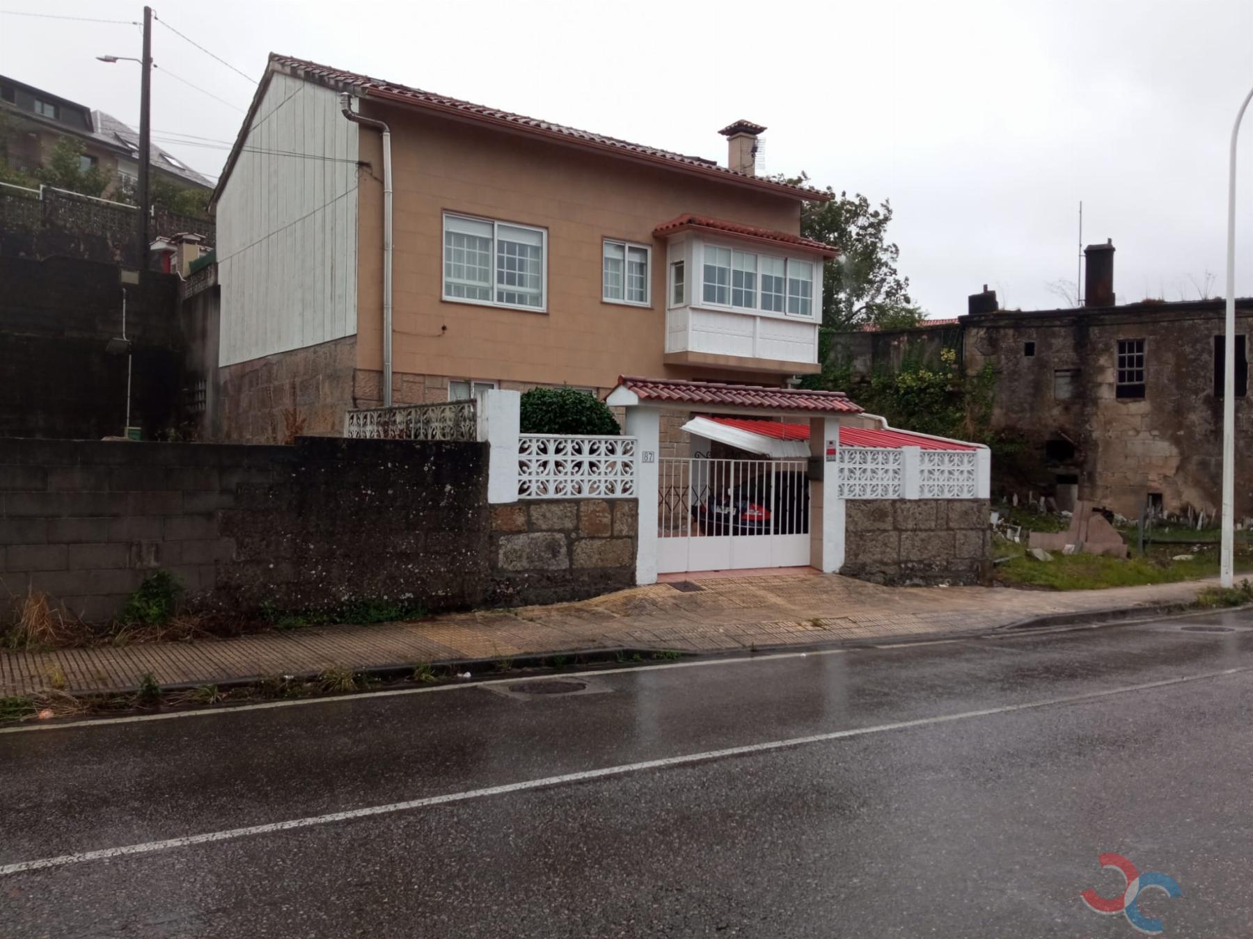 For sale of chalet in Pontevedra