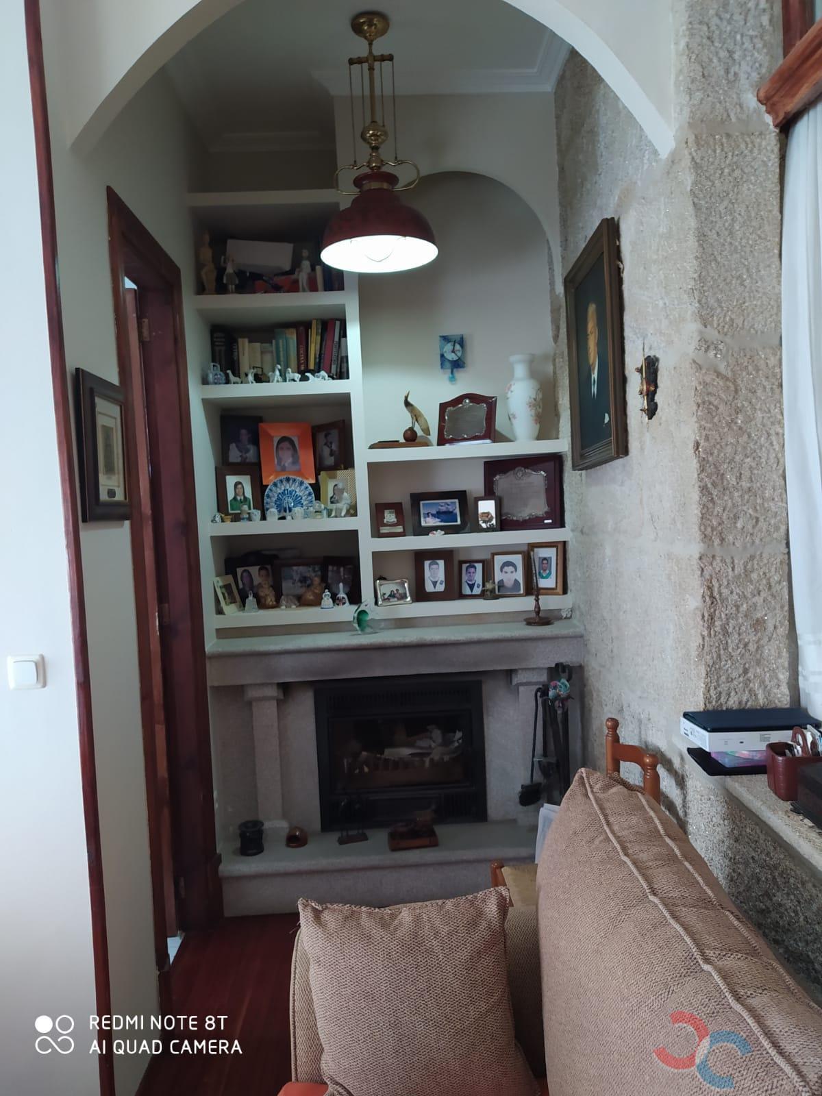 For sale of chalet in Pontevedra