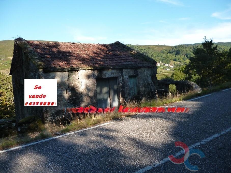 Venda de casa em Fornelos de Montes