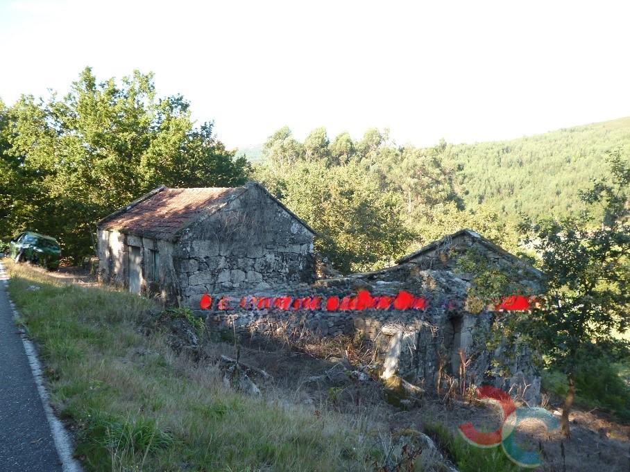 For sale of house in Fornelos de Montes