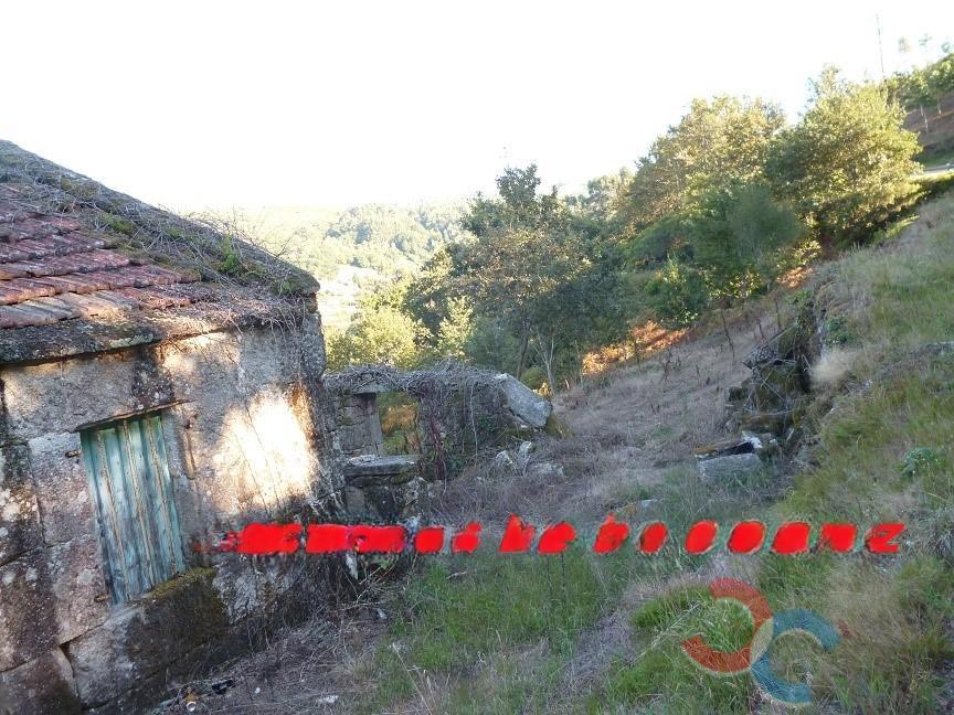 For sale of house in Fornelos de Montes