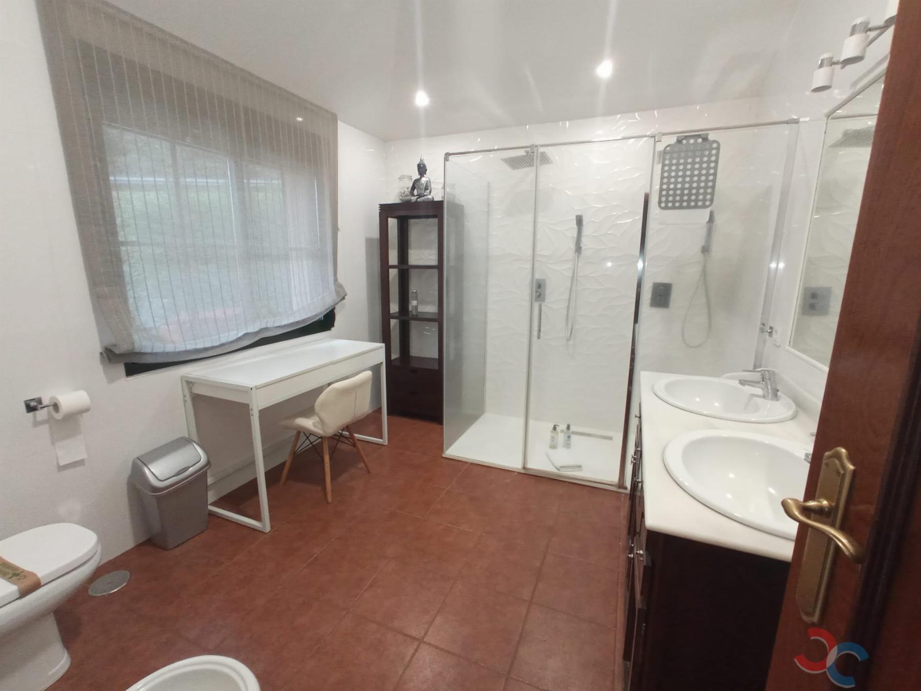 Venda de chalé em Bueu