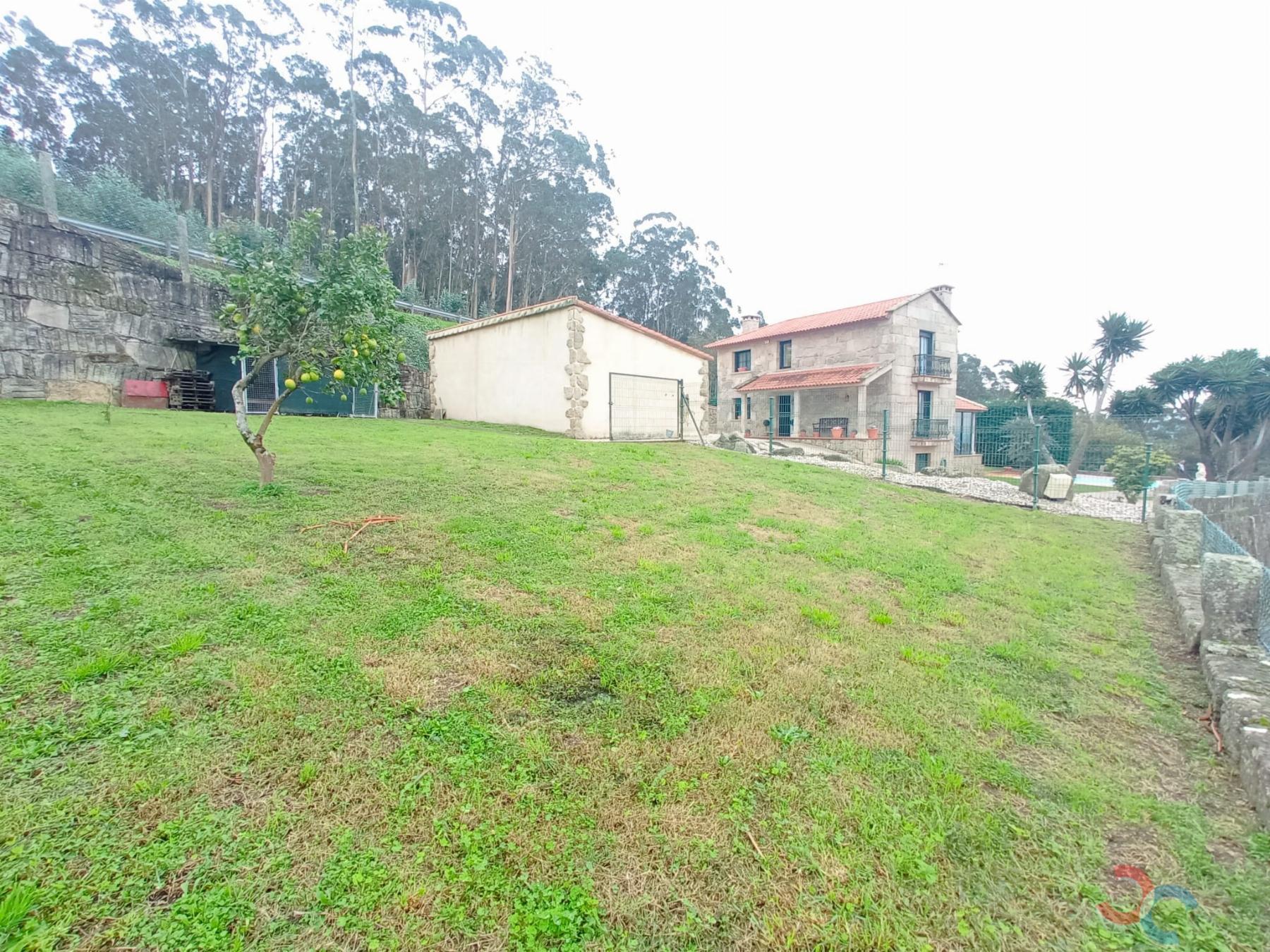 Venda de chalé em Bueu
